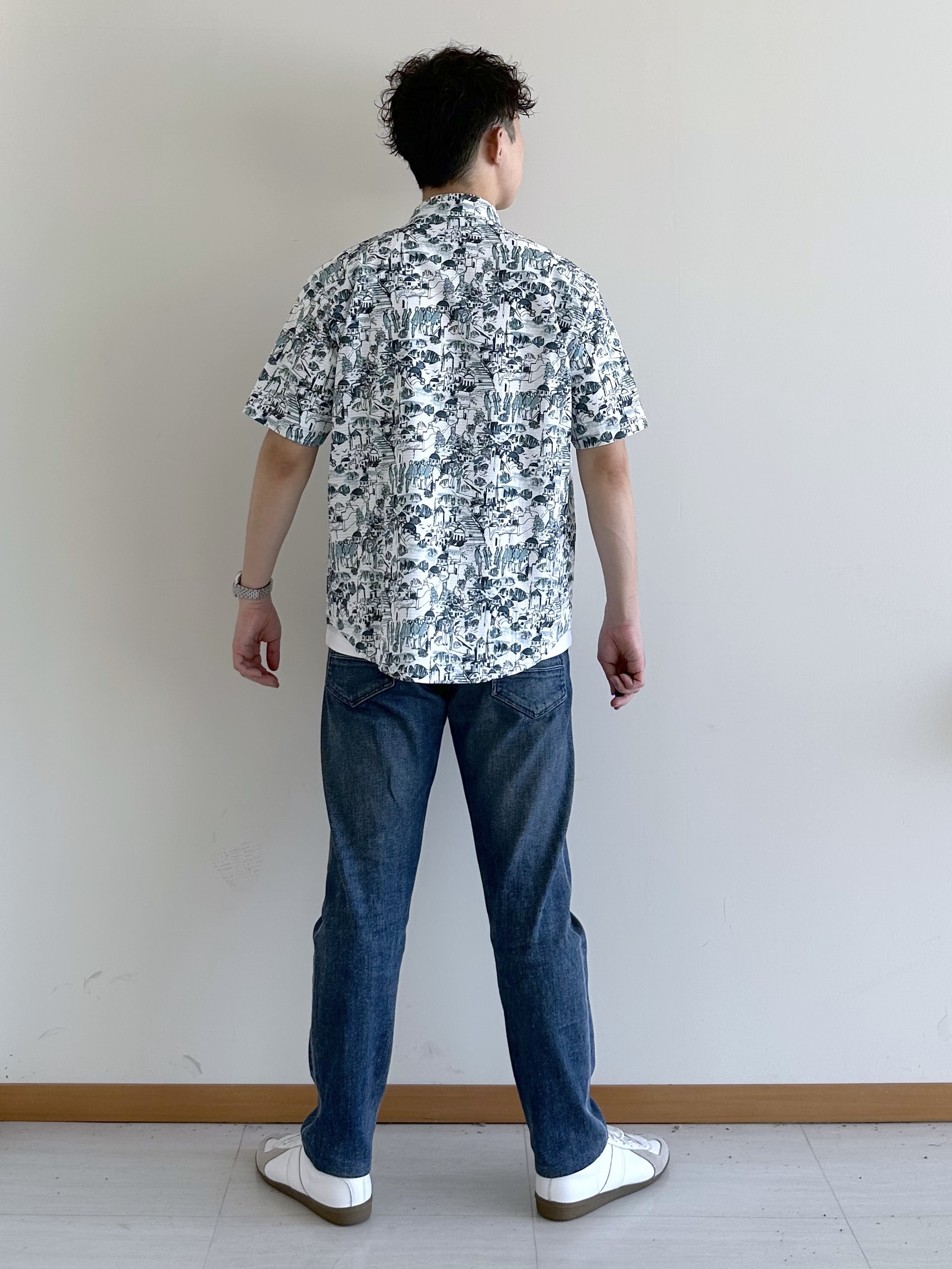 イッシーさんの「TAKEO KIKUCHI｜【日本製】DotAir（R）リゾートプリント半袖シャツ」を使ったコーディネート