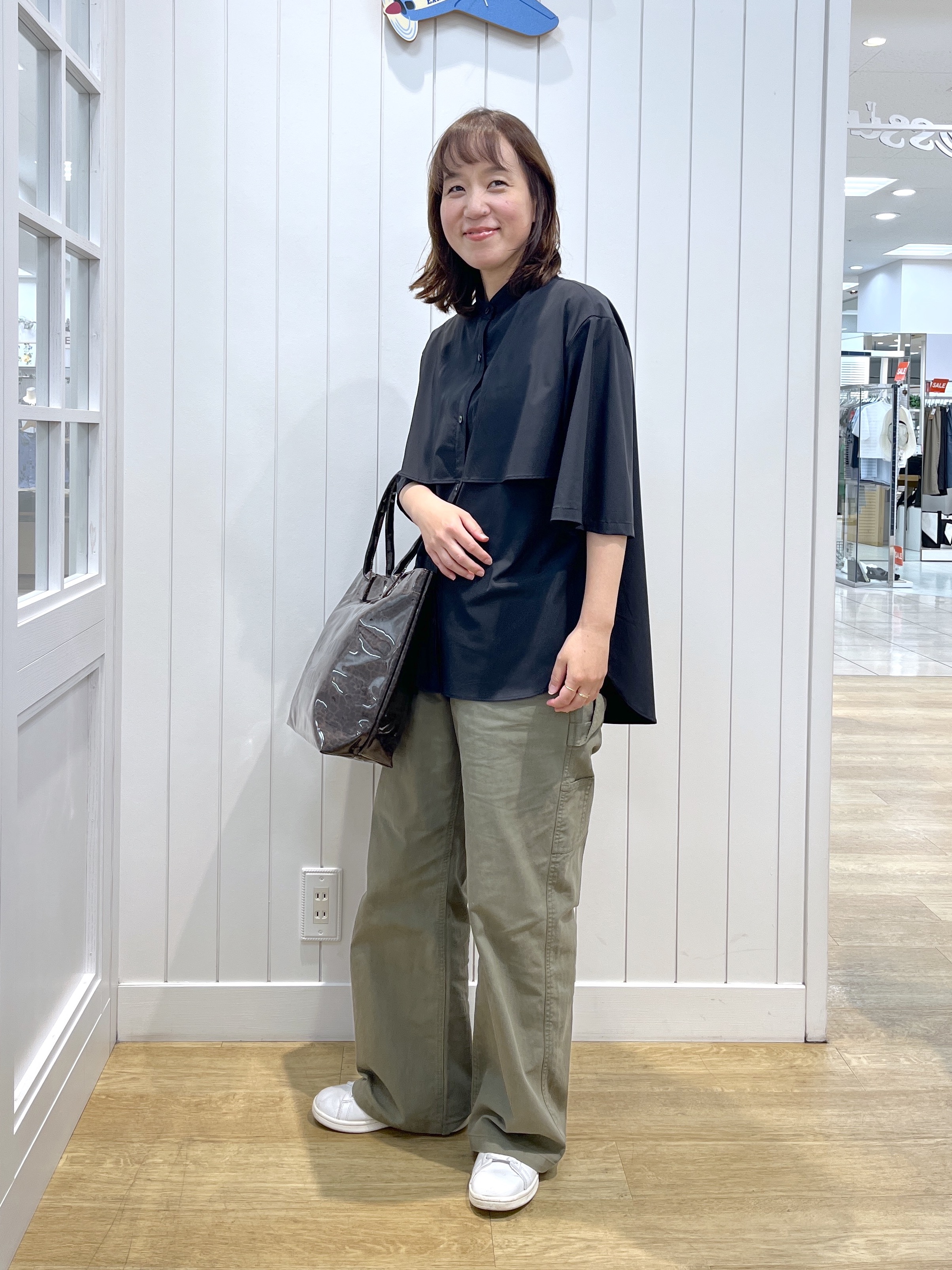 takayamaさんの「Dessin｜多機能素材バンドカラーシャツ」を使ったコーディネート
