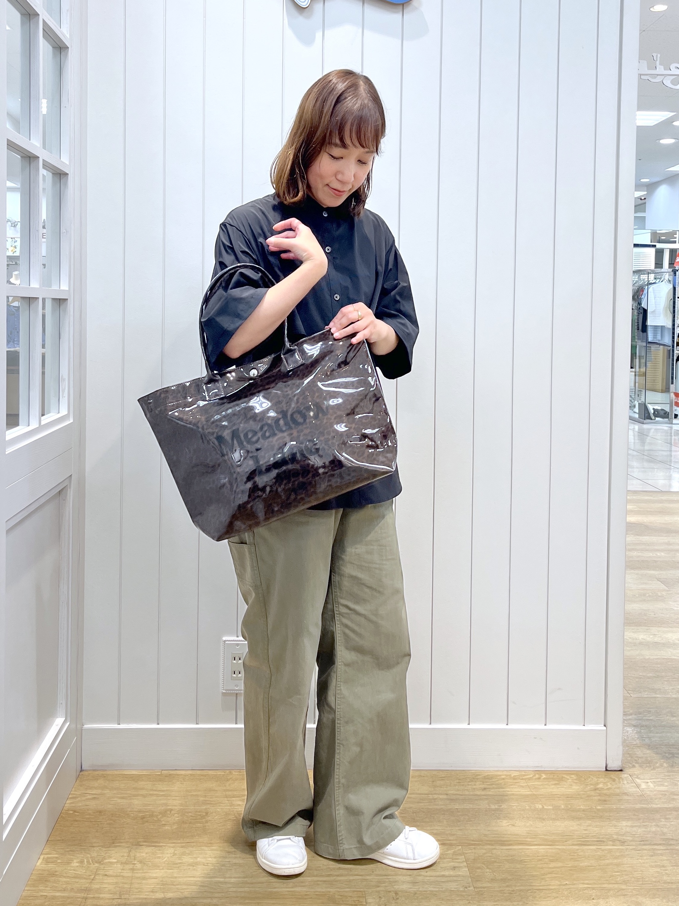 takayamaさんの「Dessin｜多機能素材バンドカラーシャツ」を使ったコーディネート