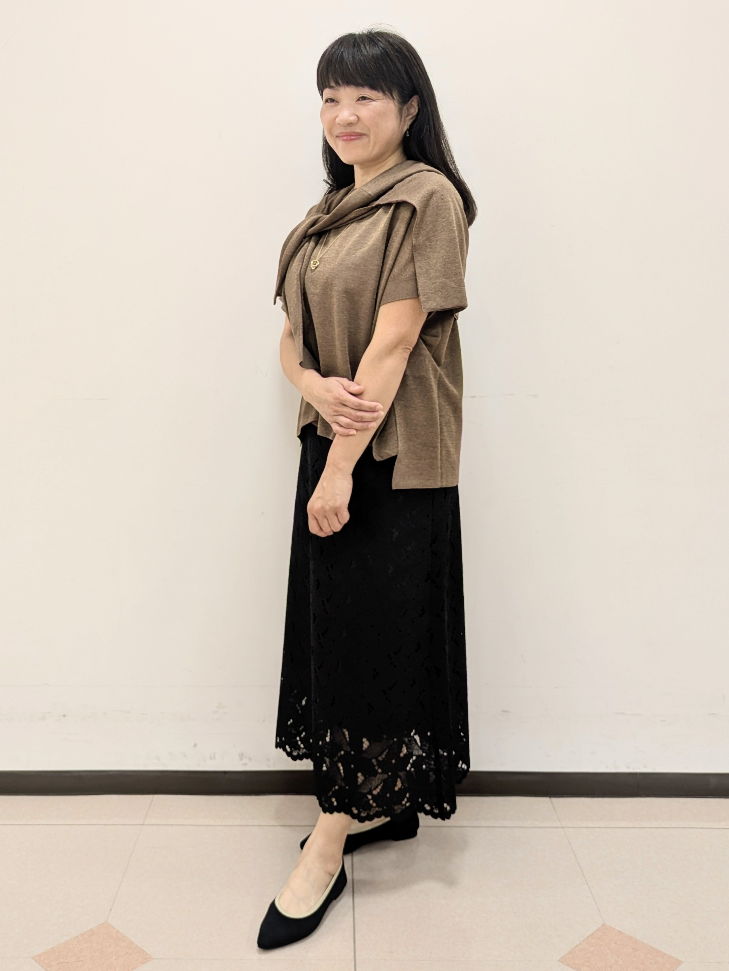 ともさんの「UNTITLED｜【アンサンブル可/秋羽織り/シアー】前後2WAYカーディガン」を使ったコーディネート