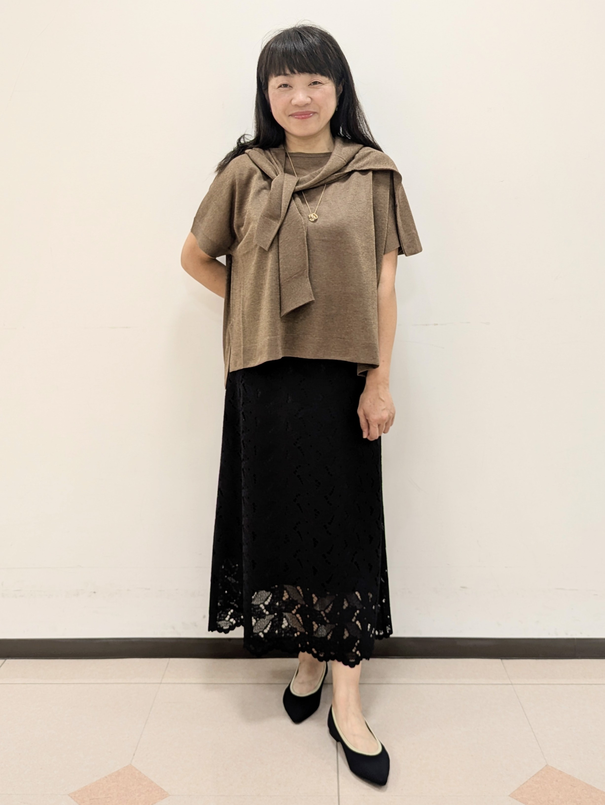 ともさんの「UNTITLED｜【アンサンブル可/秋羽織り/シアー】前後2WAYカーディガン」を使ったコーディネート