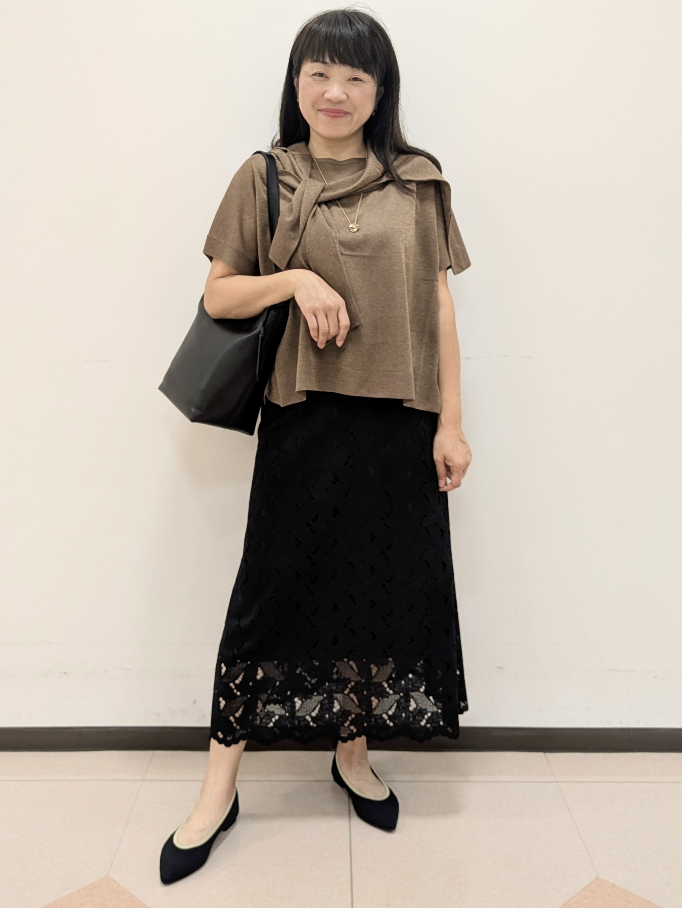 ともさんの「UNTITLED｜【アンサンブル可/秋羽織り/シアー】前後2WAYカーディガン」を使ったコーディネート