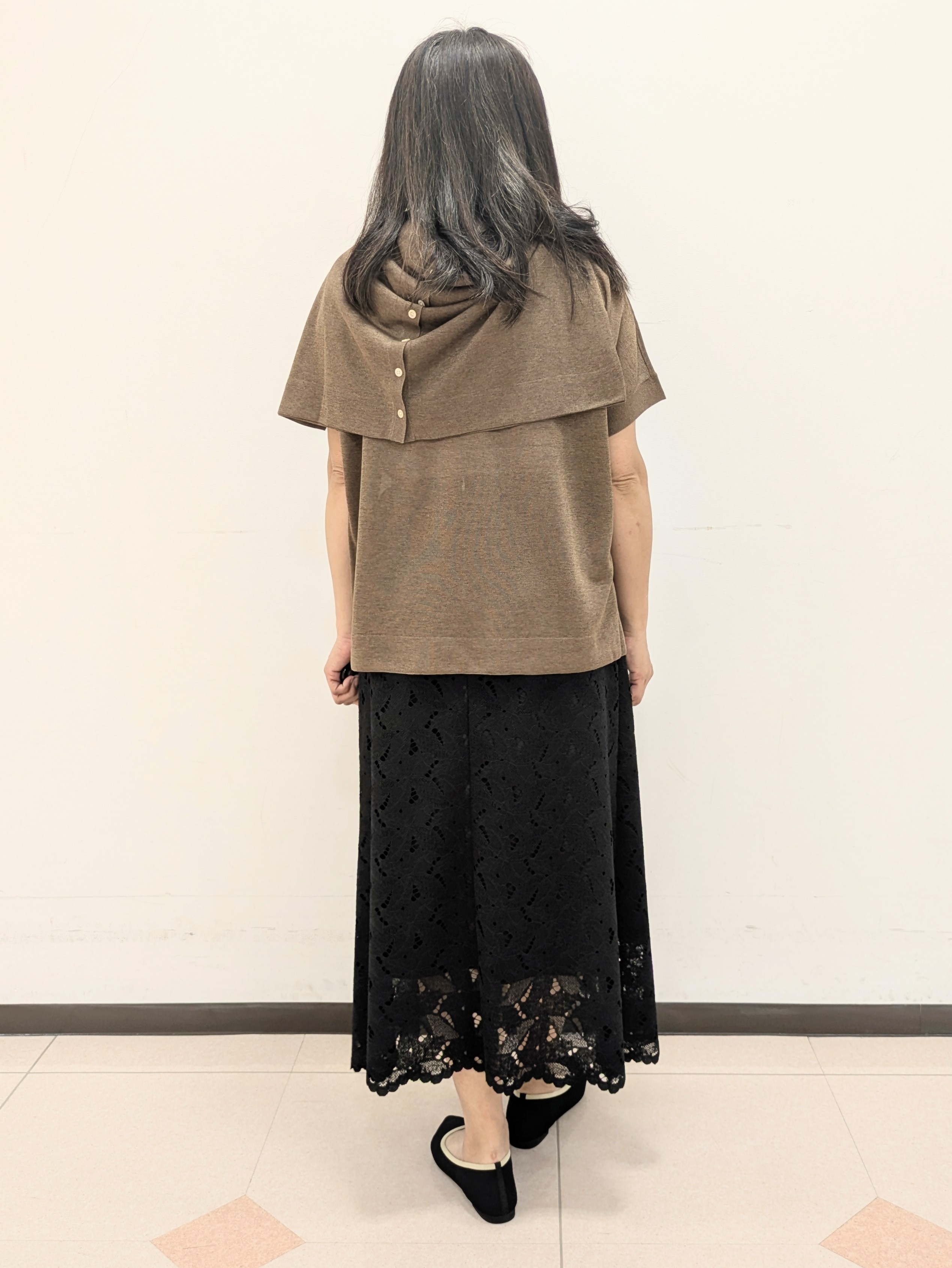 ともさんの「UNTITLED｜【アンサンブル可/秋羽織り/シアー】前後2WAYカーディガン」を使ったコーディネート