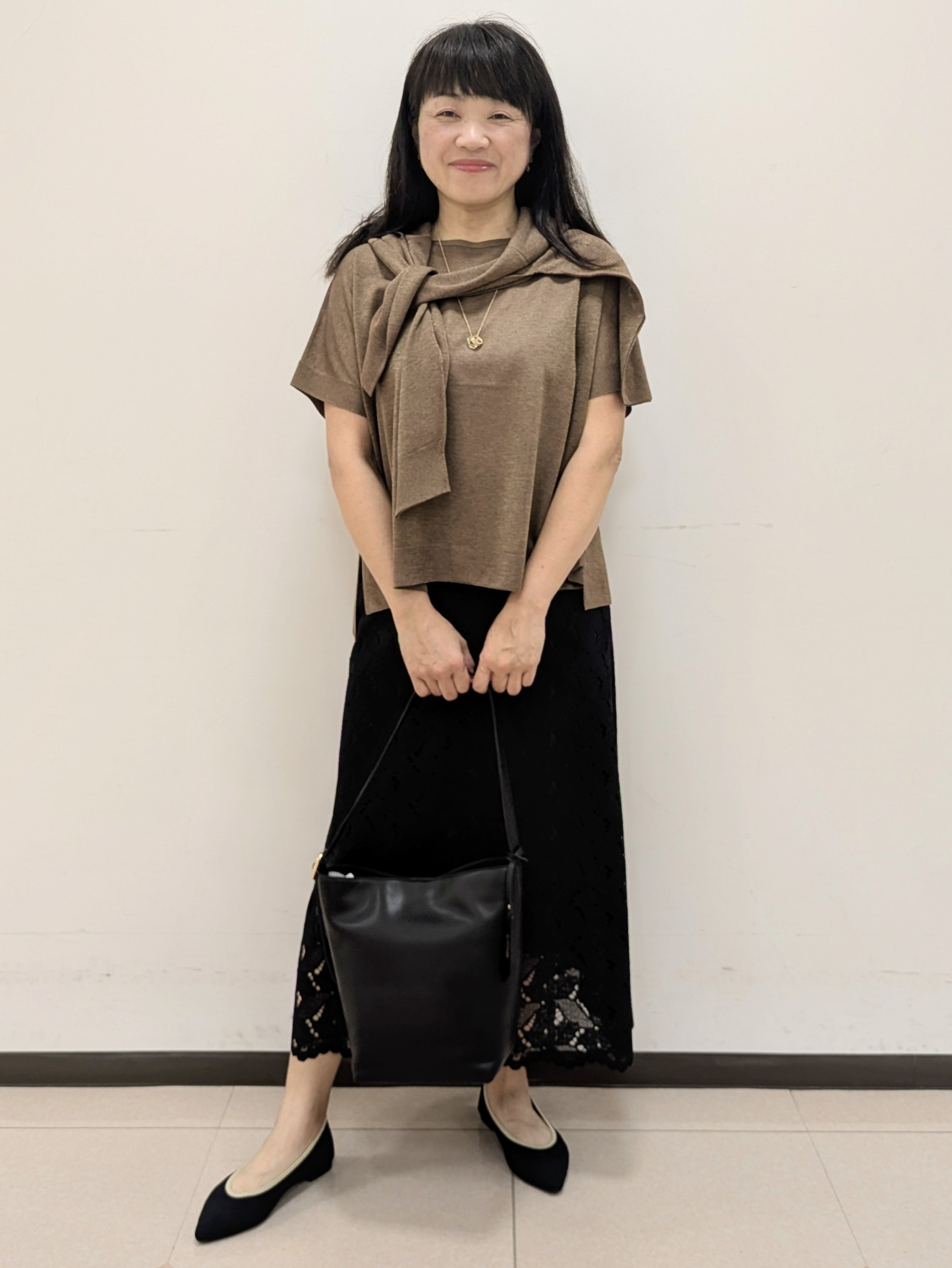 ともさんの「UNTITLED｜【アンサンブル可/秋羽織り/シアー】前後2WAYカーディガン」を使ったコーディネート