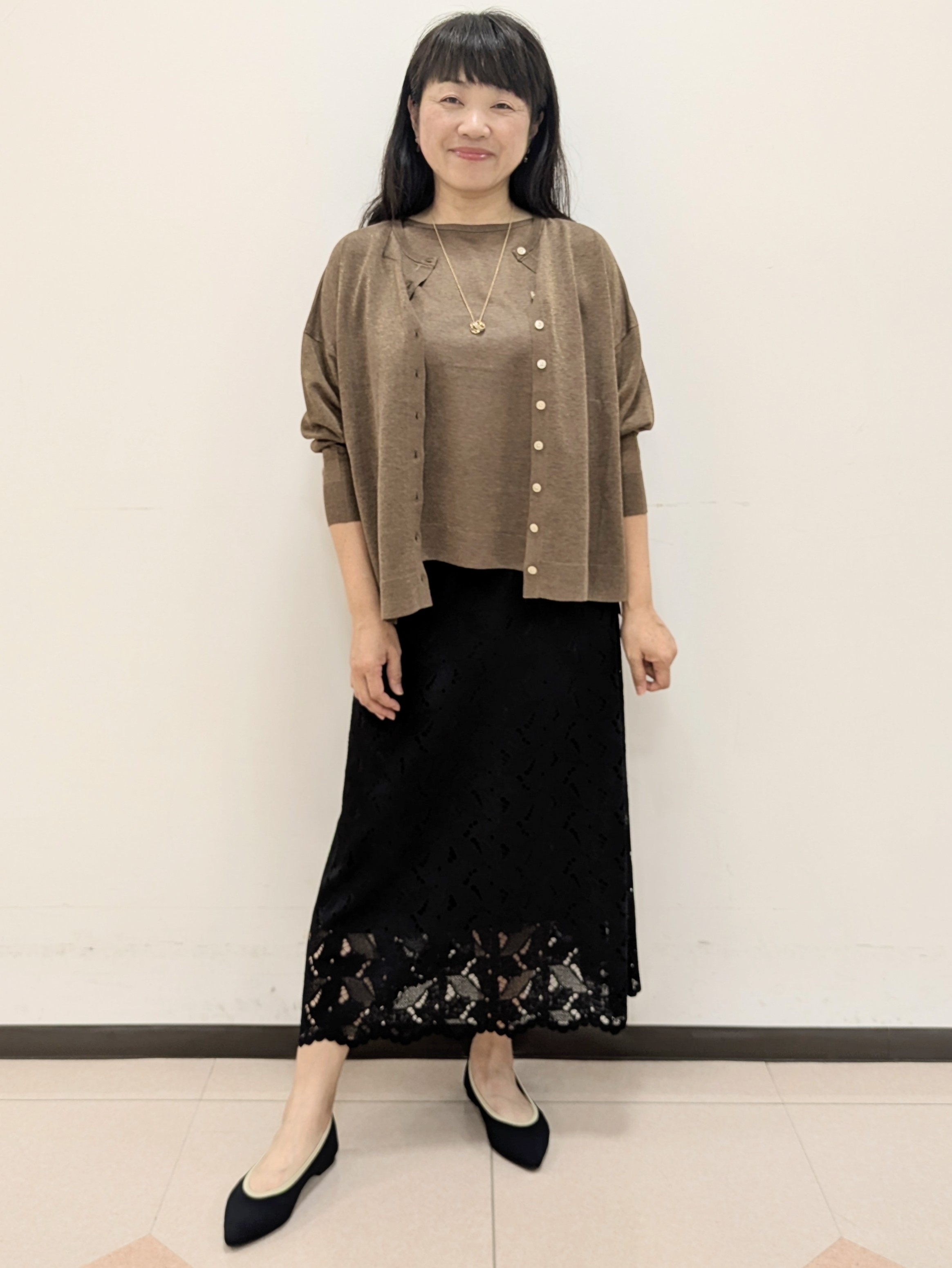 ともさんの「UNTITLED｜【アンサンブル可/秋羽織り/シアー】前後2WAYカーディガン」を使ったコーディネート