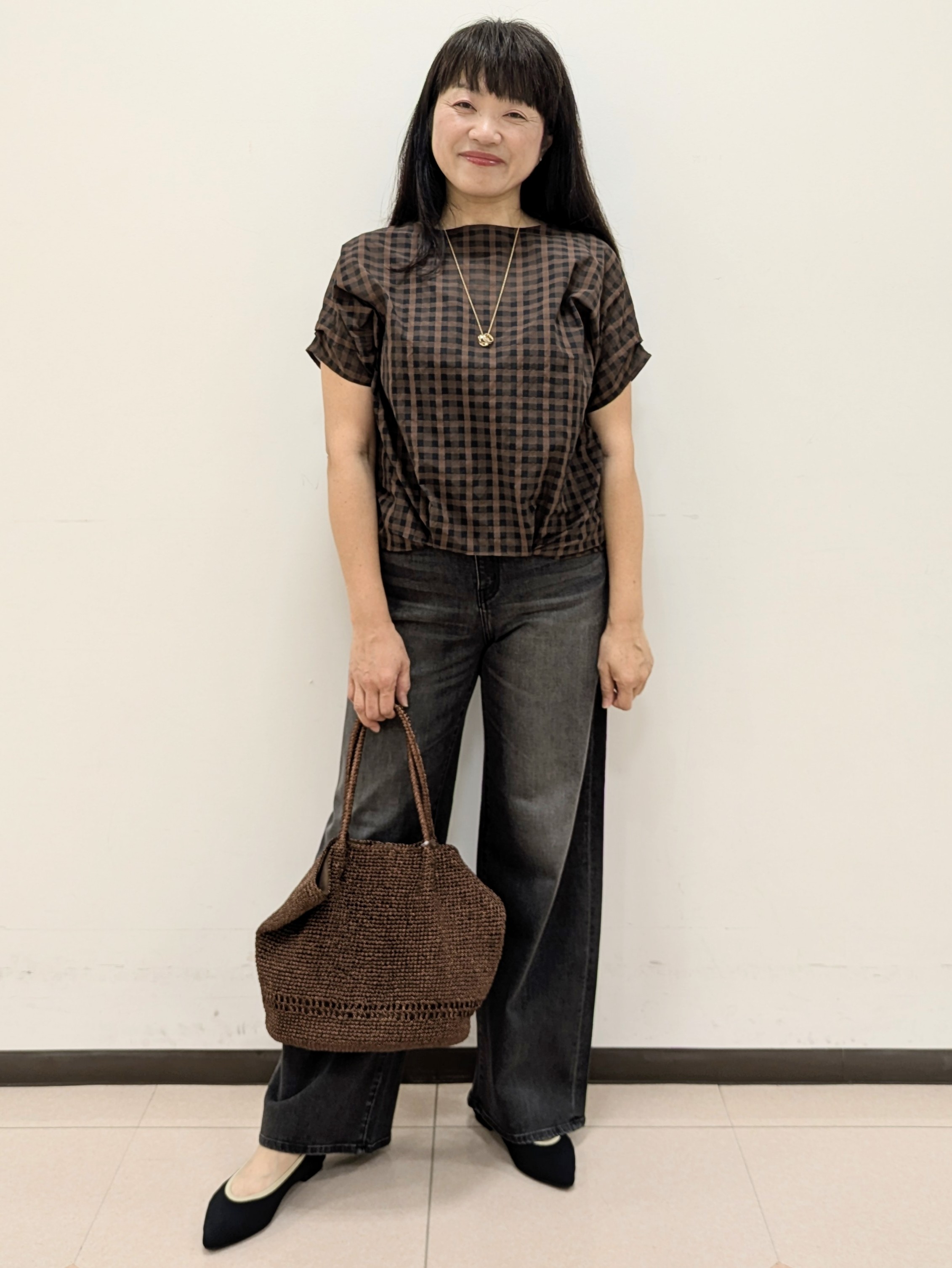 ともさんの「UNTITLED｜【秋めきシャツ/体型カバー】シアーチェックブラウス」を使ったコーディネート