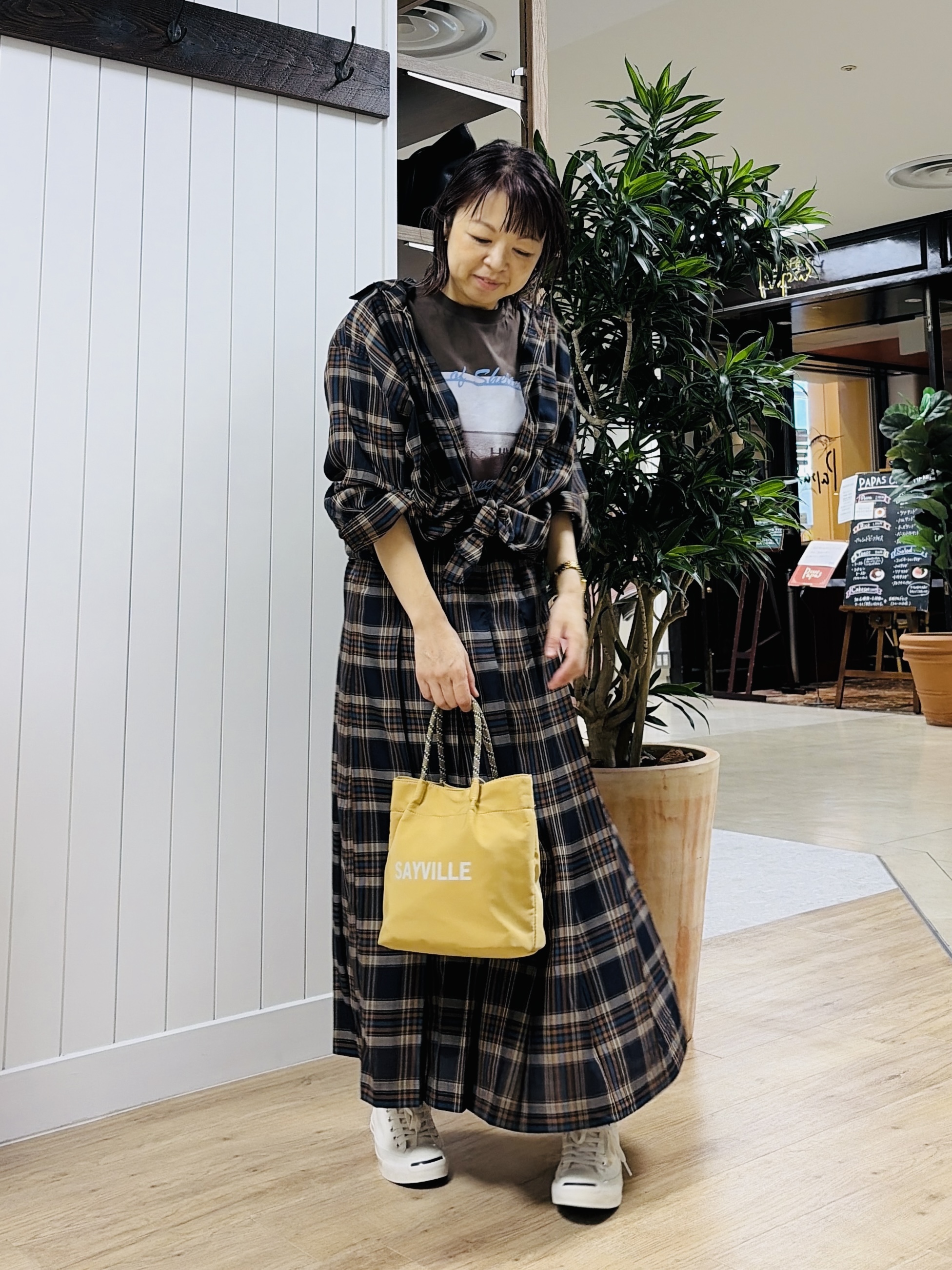 ISOさんの「Dessin｜【秋羽織り/セットアップ可/洗える】シアーチェック オーバーシャツ」を使ったコーディネート