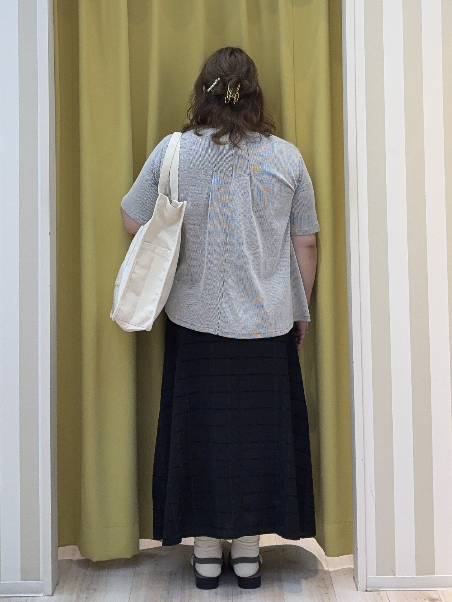 kotoさんさんの「SHOO･LA･RUE｜【洗濯機可/S-LL】インせずすっきり見え ストライプ柄タックトップス」を使ったコーディネート