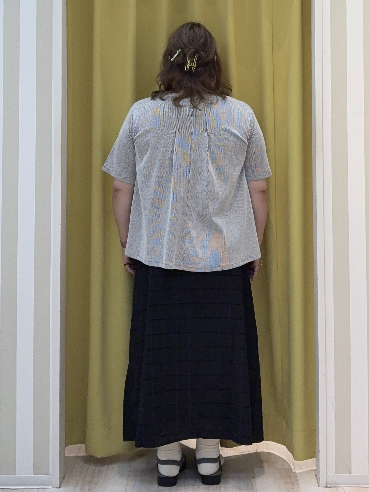 kotoさんさんの「SHOO･LA･RUE｜【洗濯機可/S-LL】インせずすっきり見え ストライプ柄タックトップス」を使ったコーディネート