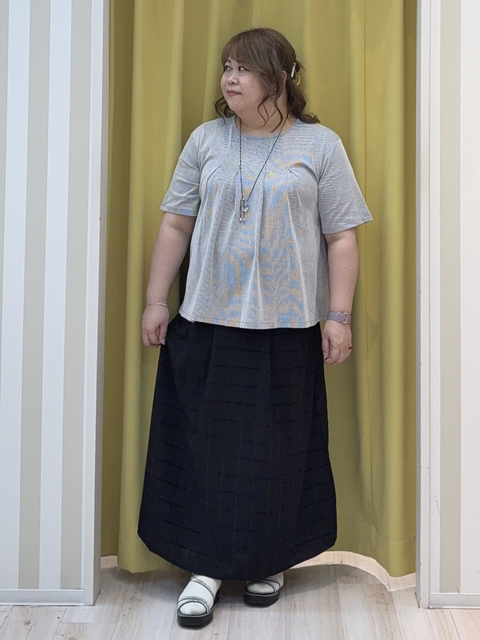 kotoさんさんの「SHOO･LA･RUE｜【洗濯機可/S-LL】インせずすっきり見え ストライプ柄タックトップス」を使ったコーディネート