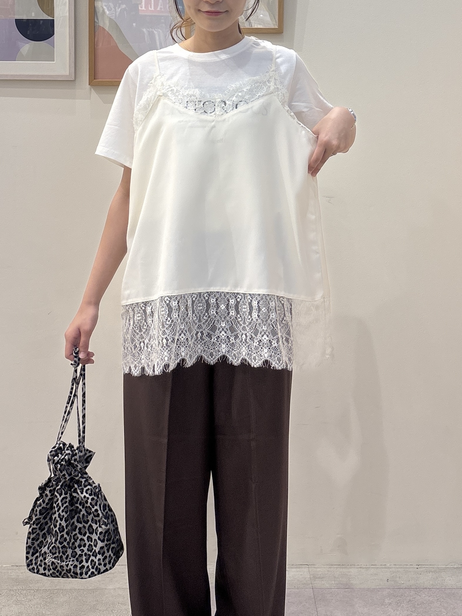 Rikaさんの「SHOO･LA･RUE｜【ひんやり/S-LL/洗濯機可】真夏に着たい 大人のベーシックカラープリントTシャツ」を使ったコーディネート