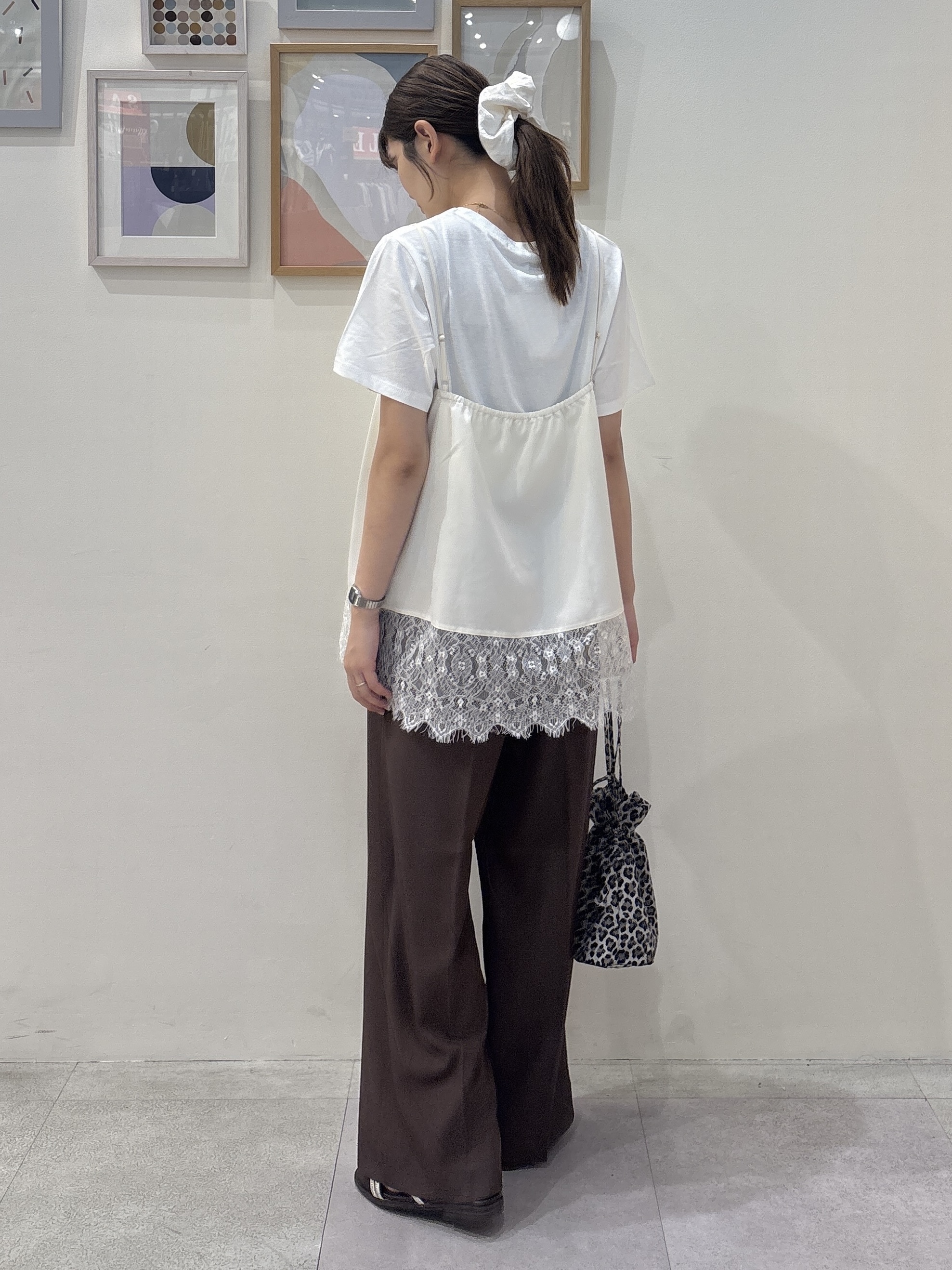 Rikaさんの「SHOO･LA･RUE｜【ひんやり/S-LL/洗濯機可】真夏に着たい 大人のベーシックカラープリントTシャツ」を使ったコーディネート