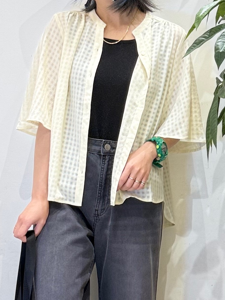 misakiさんの「SHOO･LA･RUE｜【洗濯機可/S-LL】二の腕隠せる 5分袖ギンガムシアーブラウス」を使ったコーディネート