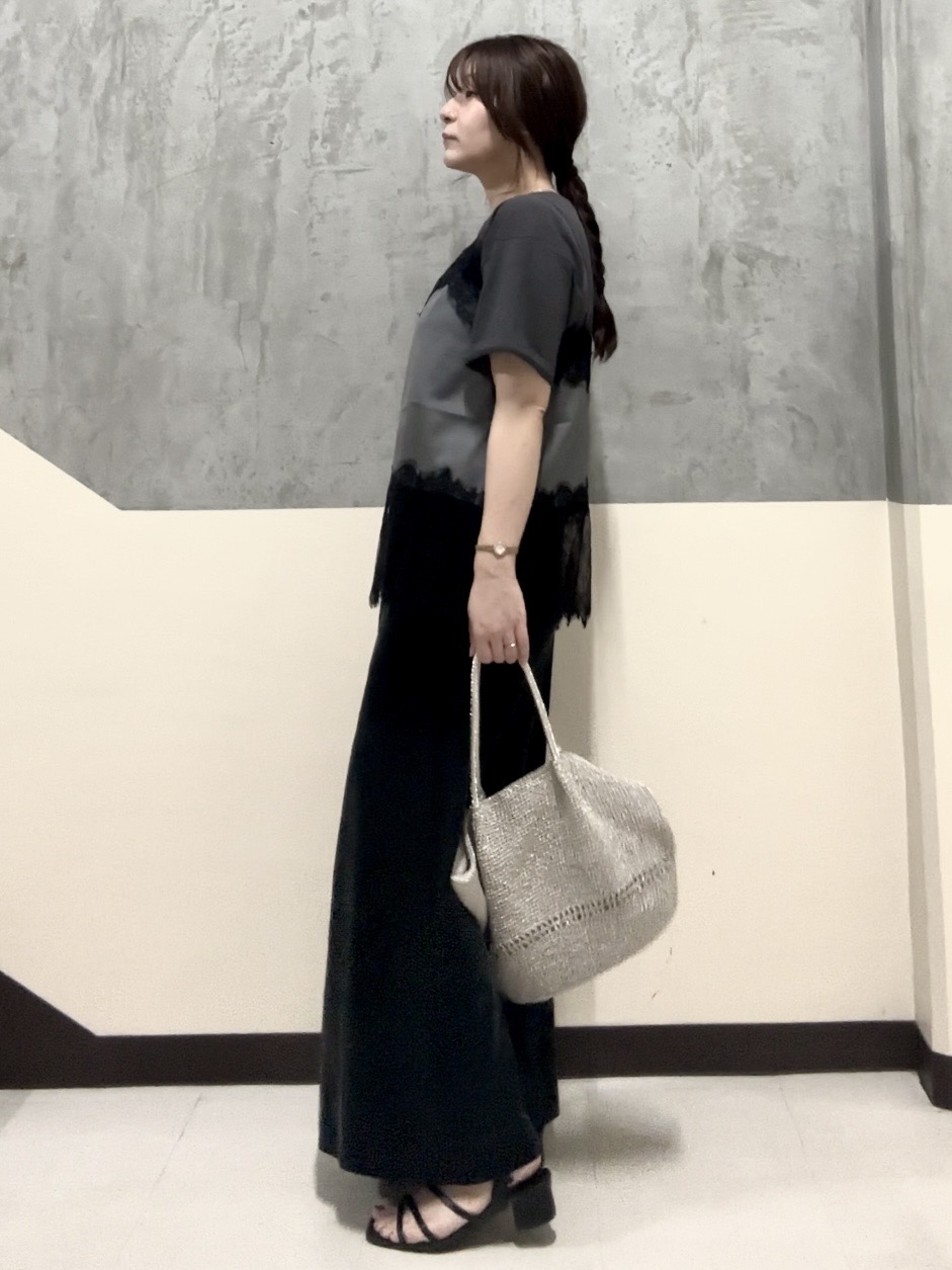 mutsuさんの「UNTITLED｜【1枚でもセットでも】レースキャミ付きプルオーバー」を使ったコーディネート