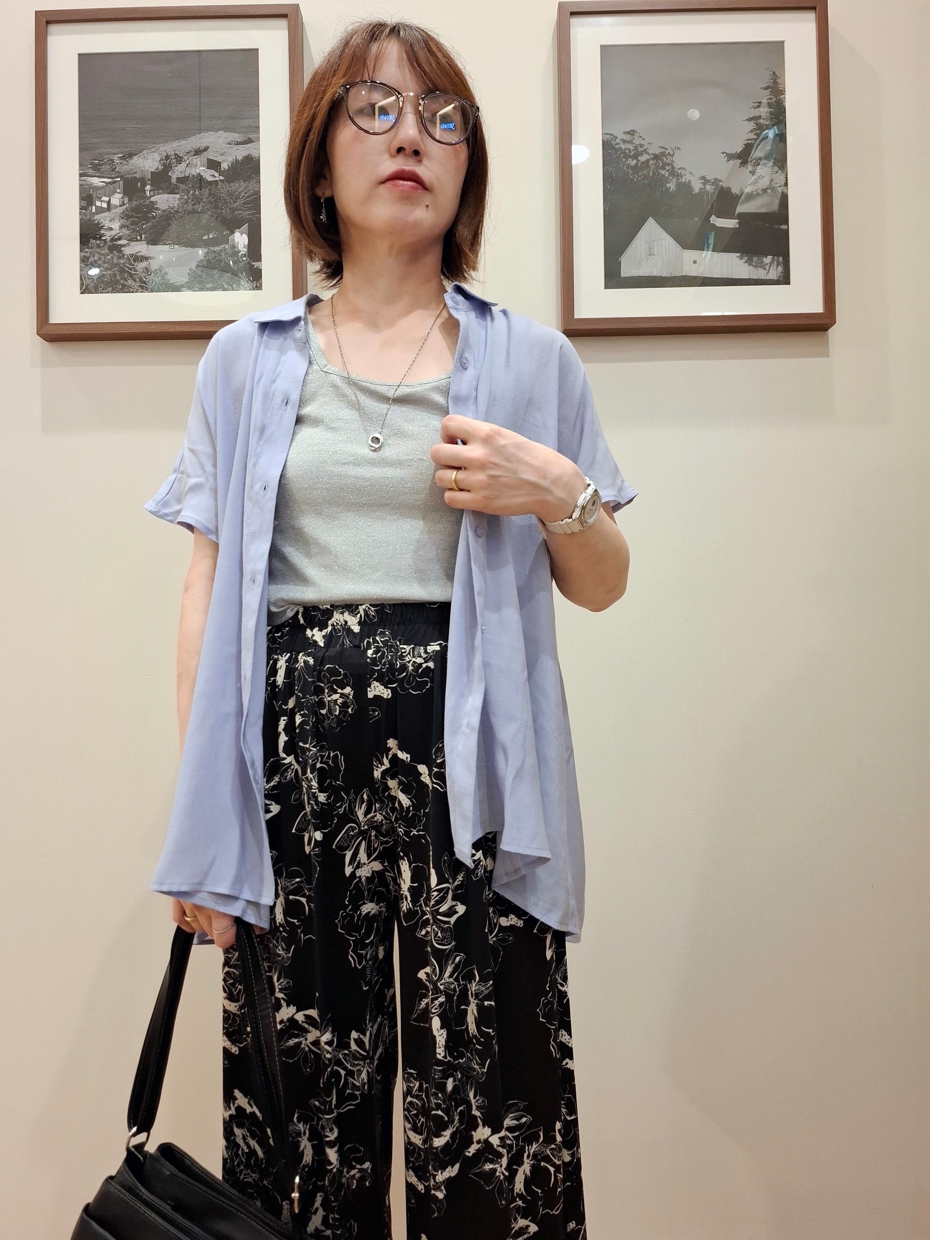 まあるさんの「SHOO･LA･RUE｜【UV/洗濯機可】ほんのりシアーで上品な バックギャザーブラウス」を使ったコーディネート