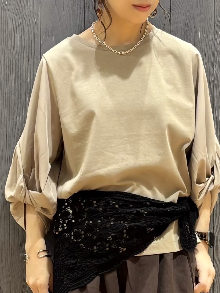meiさんの「SHOO･LA･RUE｜【S-LL/洗濯機可/二の腕カバー】楽に上品見え ツイストスリーブトップス」を使ったコーディネート