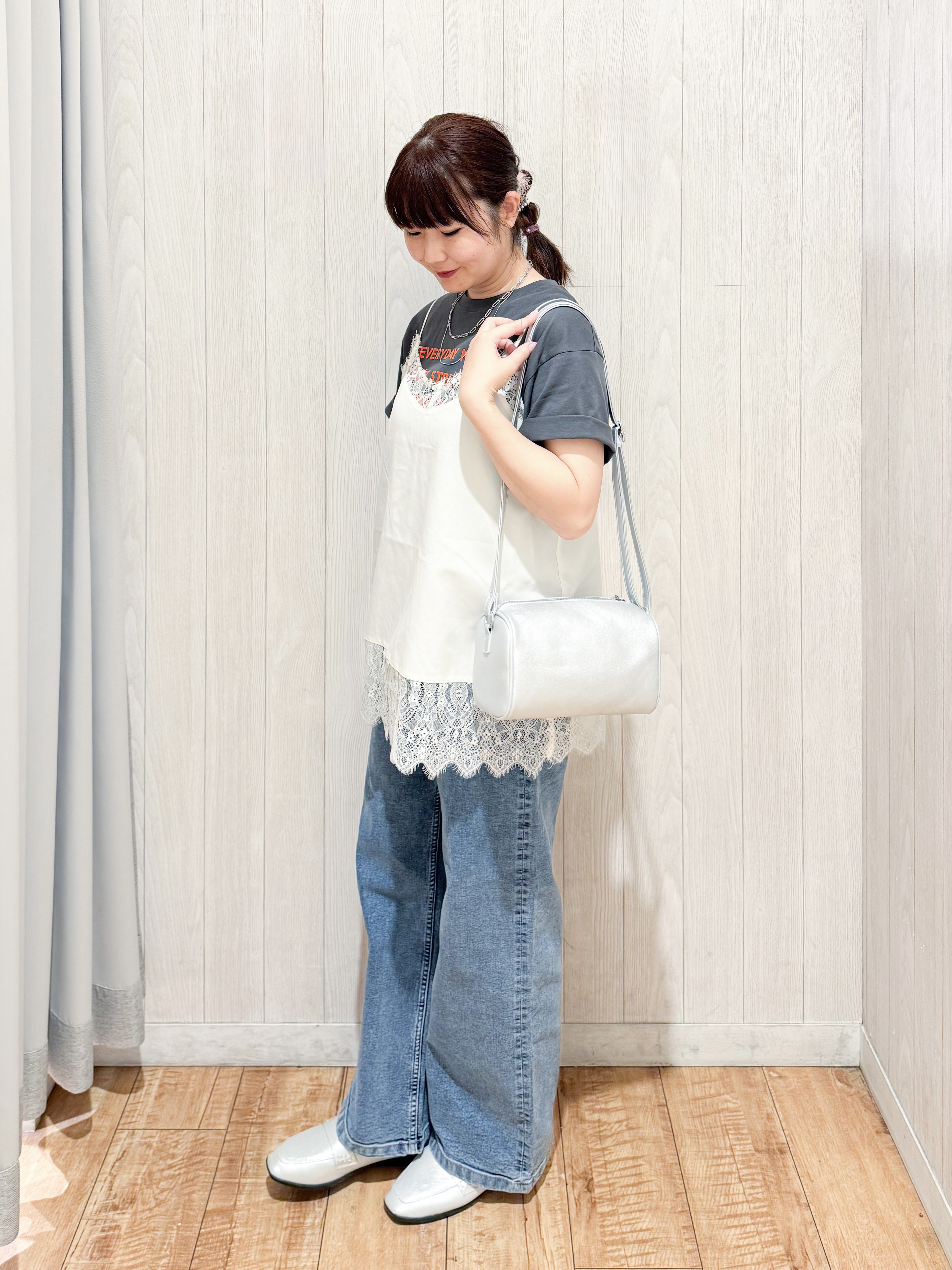愛さんの「SHOO･LA･RUE｜【洗濯機可/S-LL】体型カバーしながらこなれ見え レース付きキャミソール」を使ったコーディネート