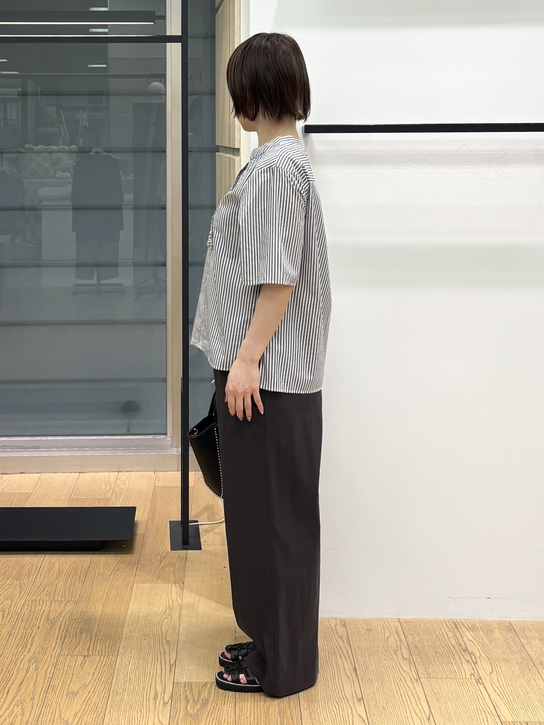 asamiさんの「INDIVI｜【褒められパンツ／洗える／ウエストゴム】ワイドタックパンツ」を使ったコーディネート