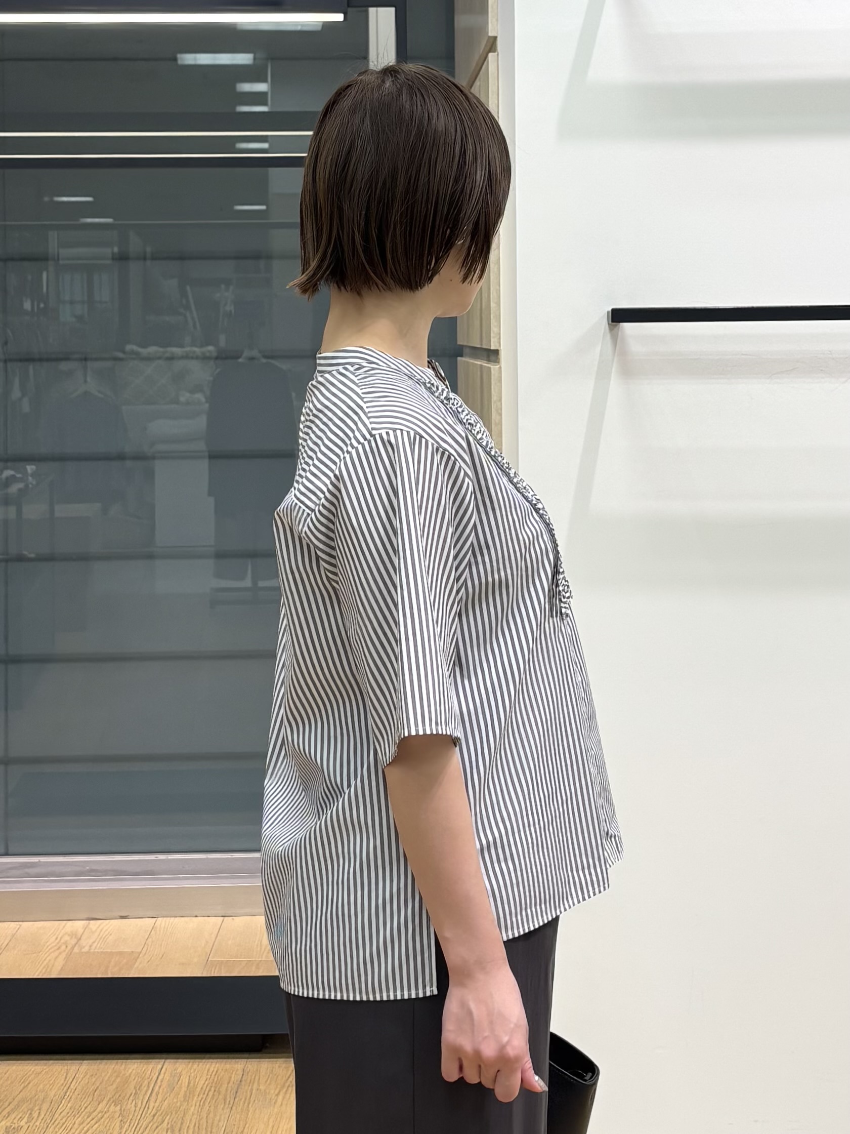 asamiさんの「INDIVI｜【褒められパンツ／洗える／ウエストゴム】ワイドタックパンツ」を使ったコーディネート
