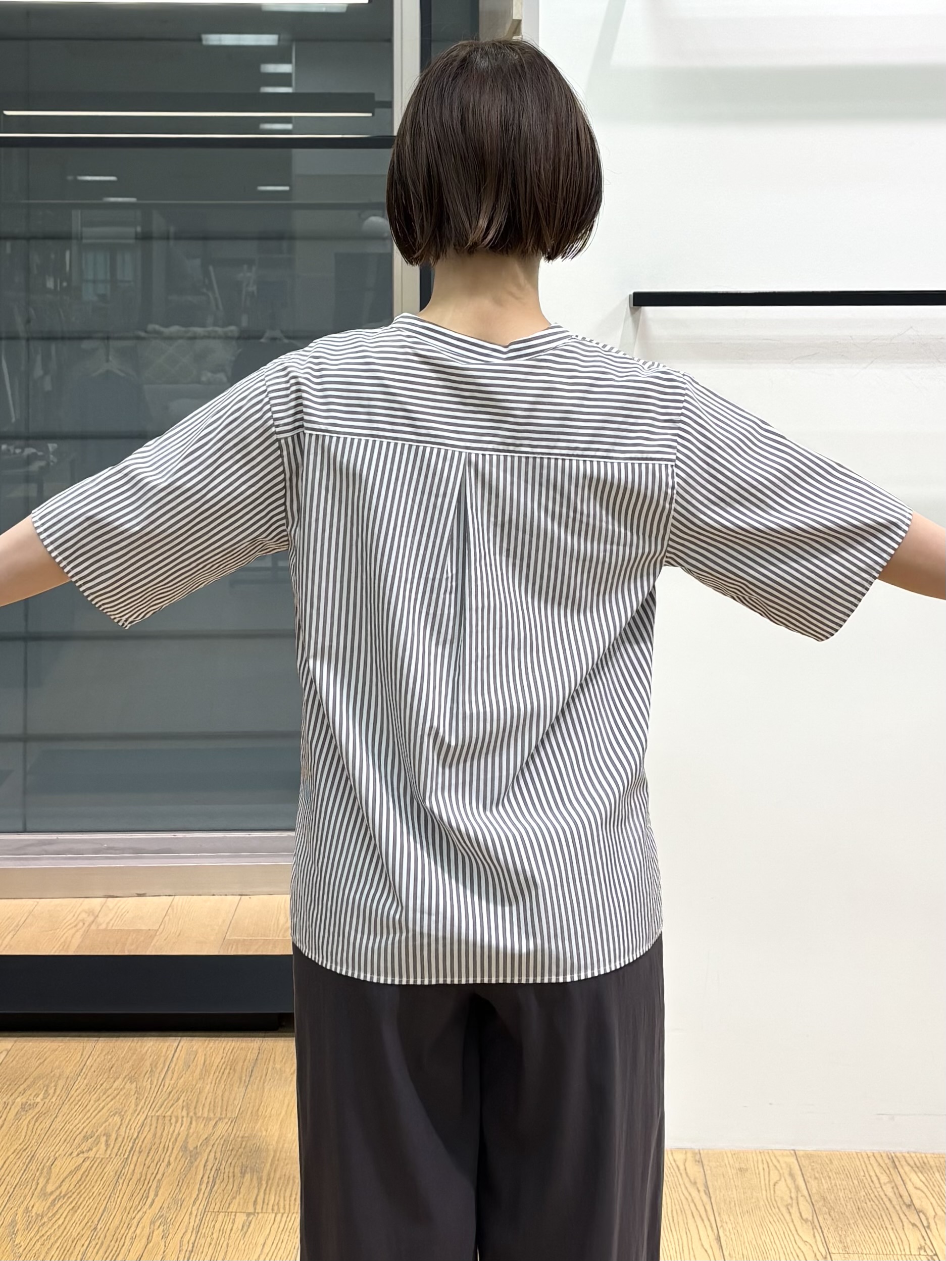 asamiさんの「INDIVI｜【褒められパンツ／洗える／ウエストゴム】ワイドタックパンツ」を使ったコーディネート