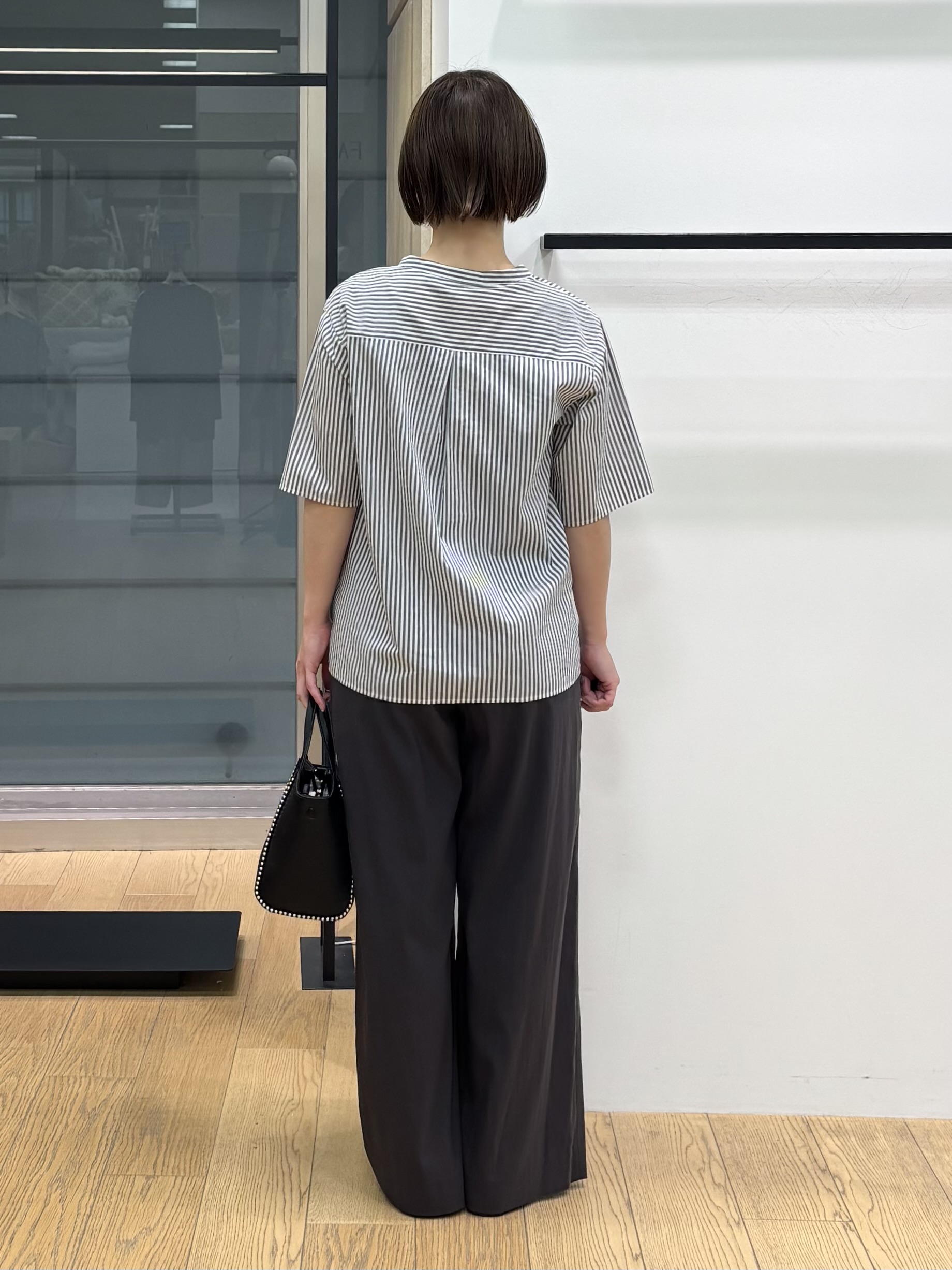 asamiさんの「INDIVI｜【褒められパンツ／洗える／ウエストゴム】ワイドタックパンツ」を使ったコーディネート