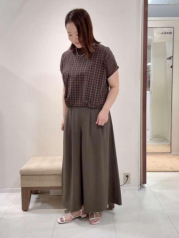 YUIさんの「UNTITLED｜【秋めきシャツ/体型カバー】シアーチェックブラウス」を使ったコーディネート