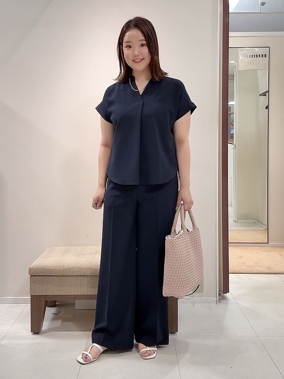 YUIさんの「UNTITLED｜【残暑も快適/セットアップ可/接触冷感】エアリークールブラウス」を使ったコーディネート