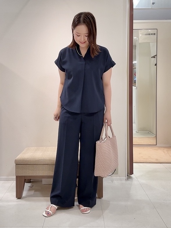 YUIさんの「UNTITLED｜【残暑も快適/セットアップ可/接触冷感】エアリークールブラウス」を使ったコーディネート