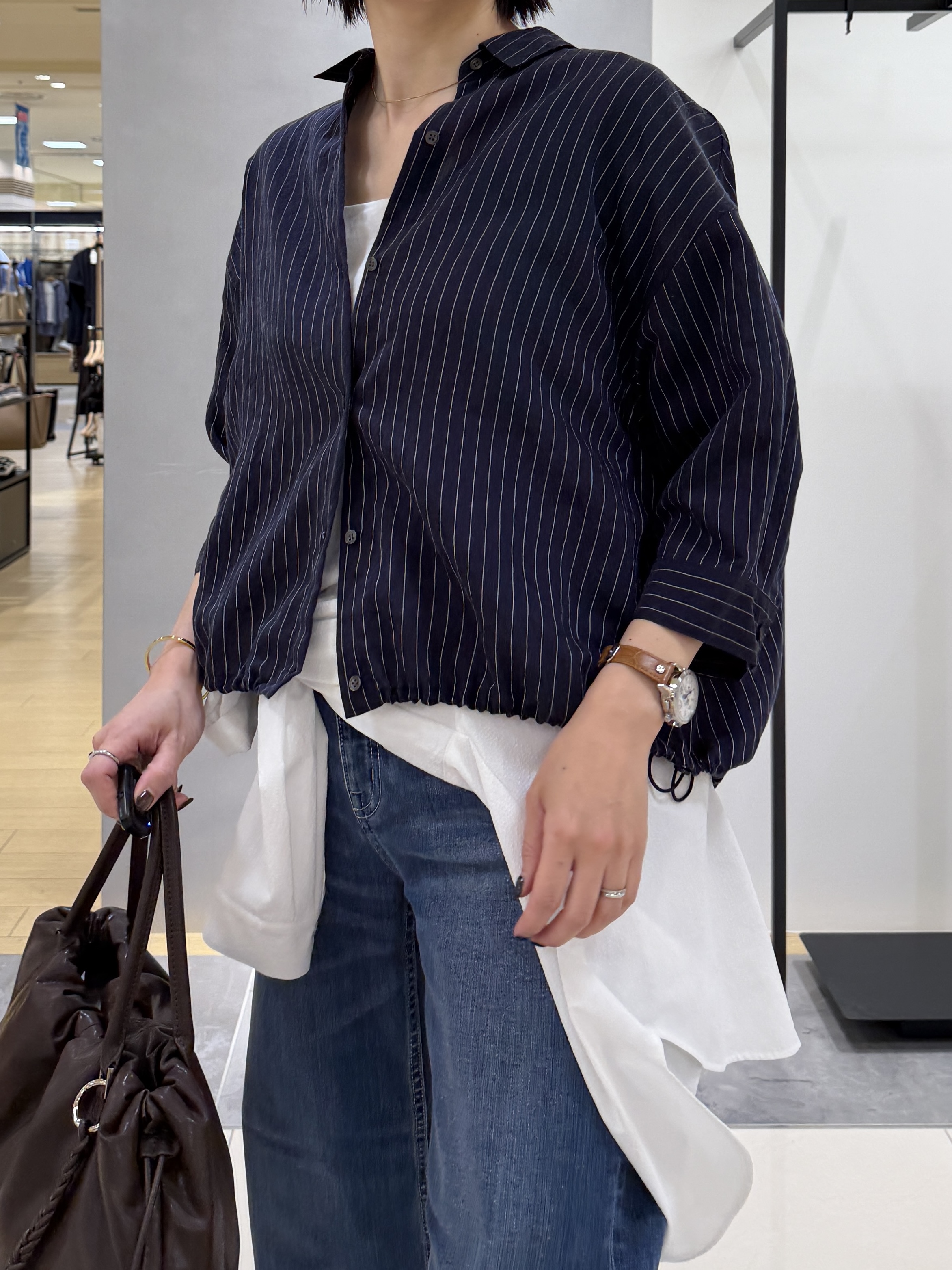 shihoさんの「INDIVI｜【シアー／7分袖】体型カバーゆったりシャツ」を使ったコーディネート