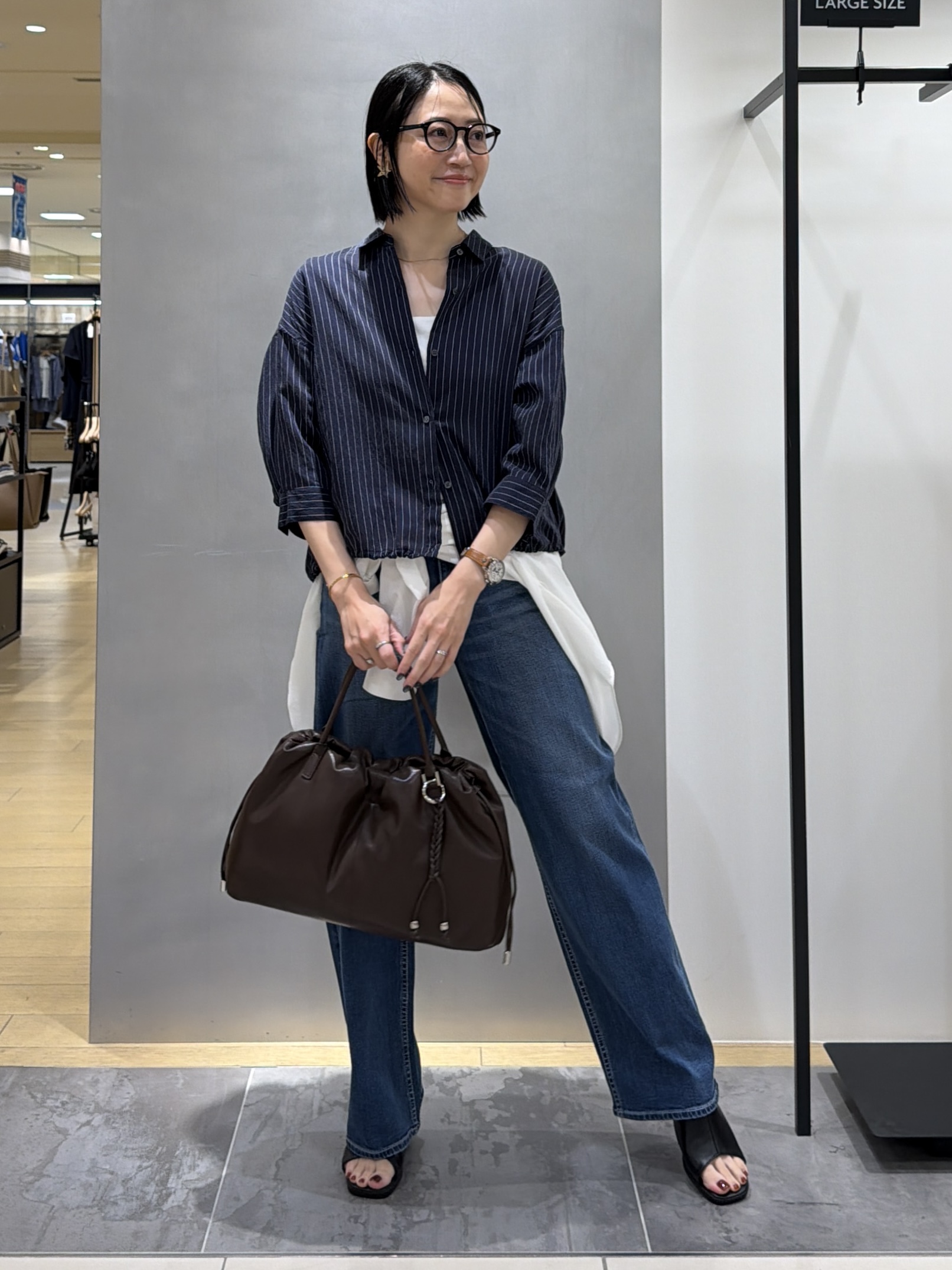 shihoさんの「INDIVI｜【シアー／7分袖】体型カバーゆったりシャツ」を使ったコーディネート