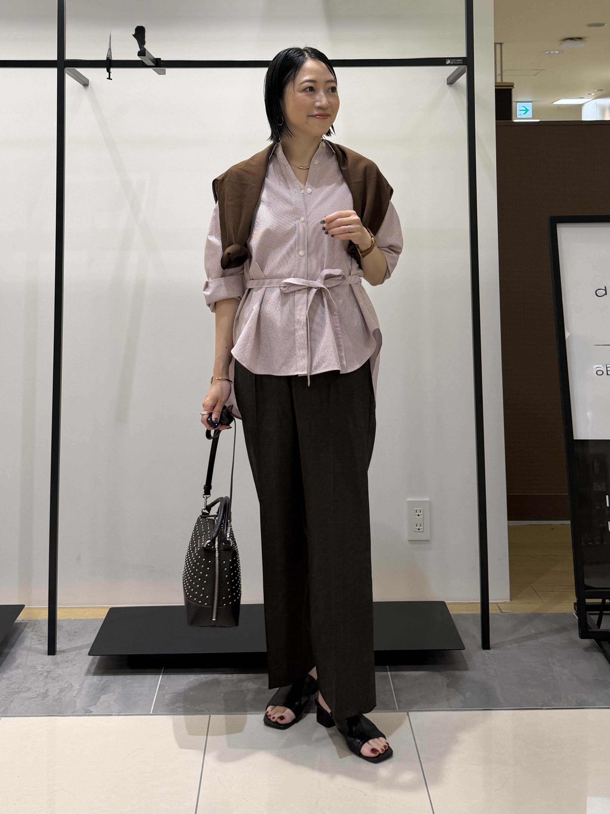 shihoさんの「INDIVI｜【洗える／UVケア／ベルト付】サッカー素材シャツ」を使ったコーディネート