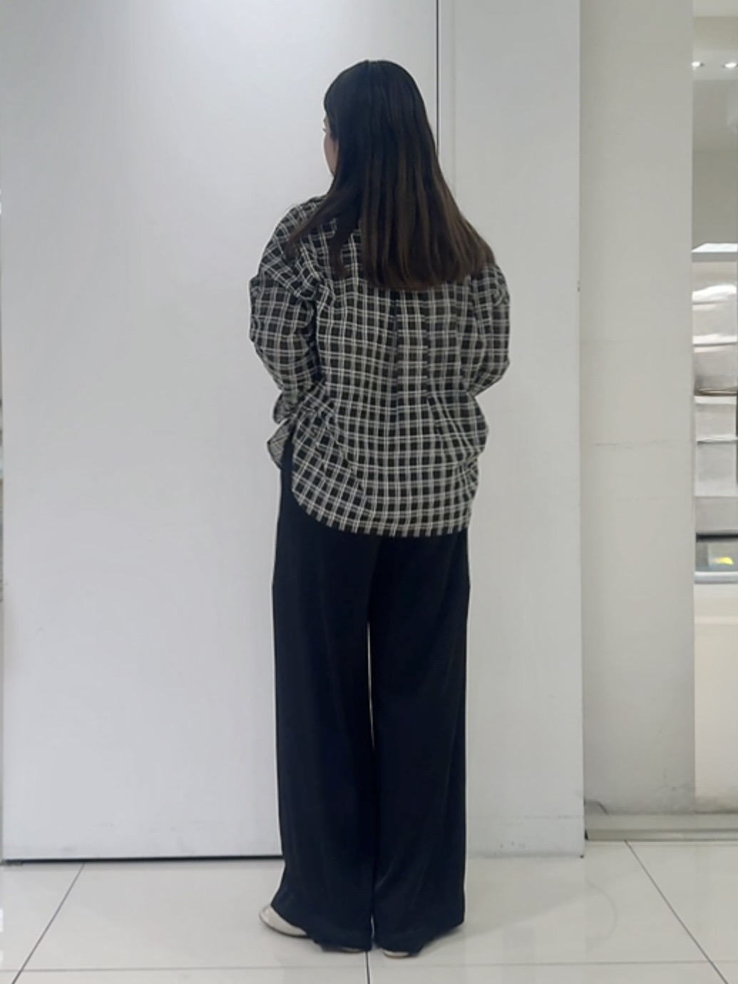 なかじさんの「UNTITLED｜【接触冷感/吸水速乾】サテンワイドパンツ」を使ったコーディネート