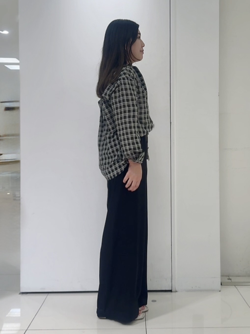 なかじさんの「UNTITLED｜【接触冷感/吸水速乾】サテンワイドパンツ」を使ったコーディネート