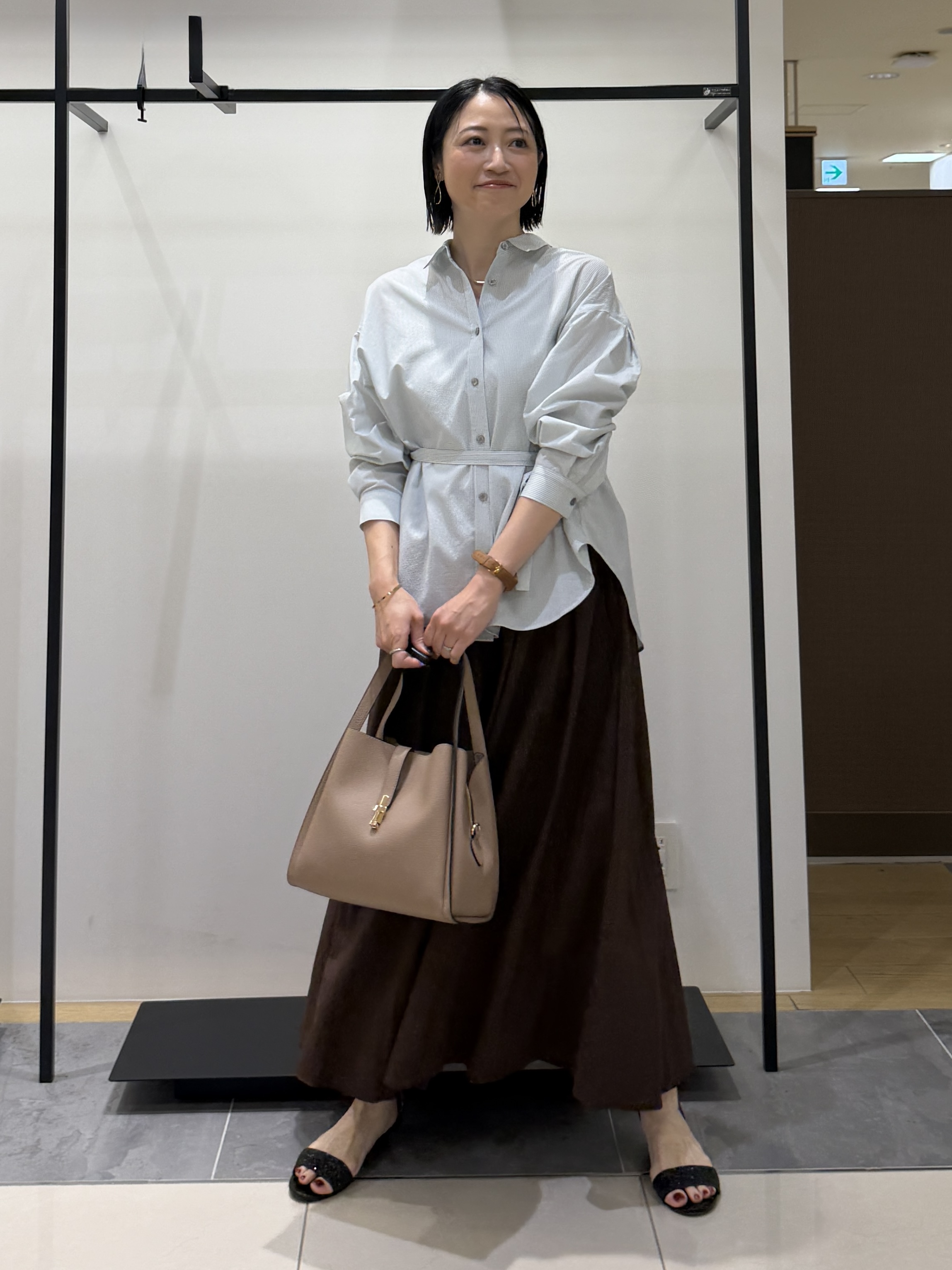 shihoさんの「INDIVI｜【洗える／UVケア／ベルト付】サッカー素材シャツ」を使ったコーディネート