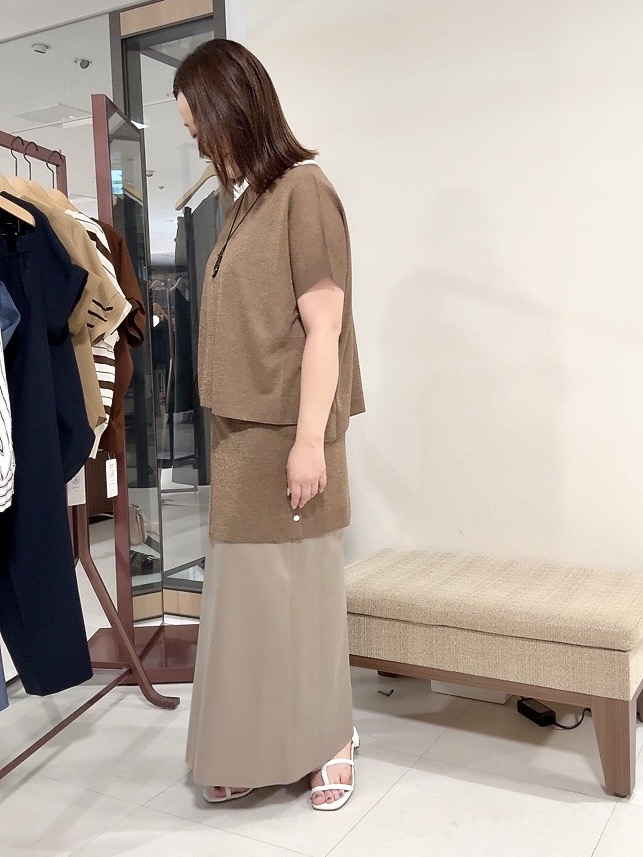 YUIさんの「UNTITLED｜【アンサンブル可/秋羽織り/シアー】前後2WAYカーディガン」を使ったコーディネート