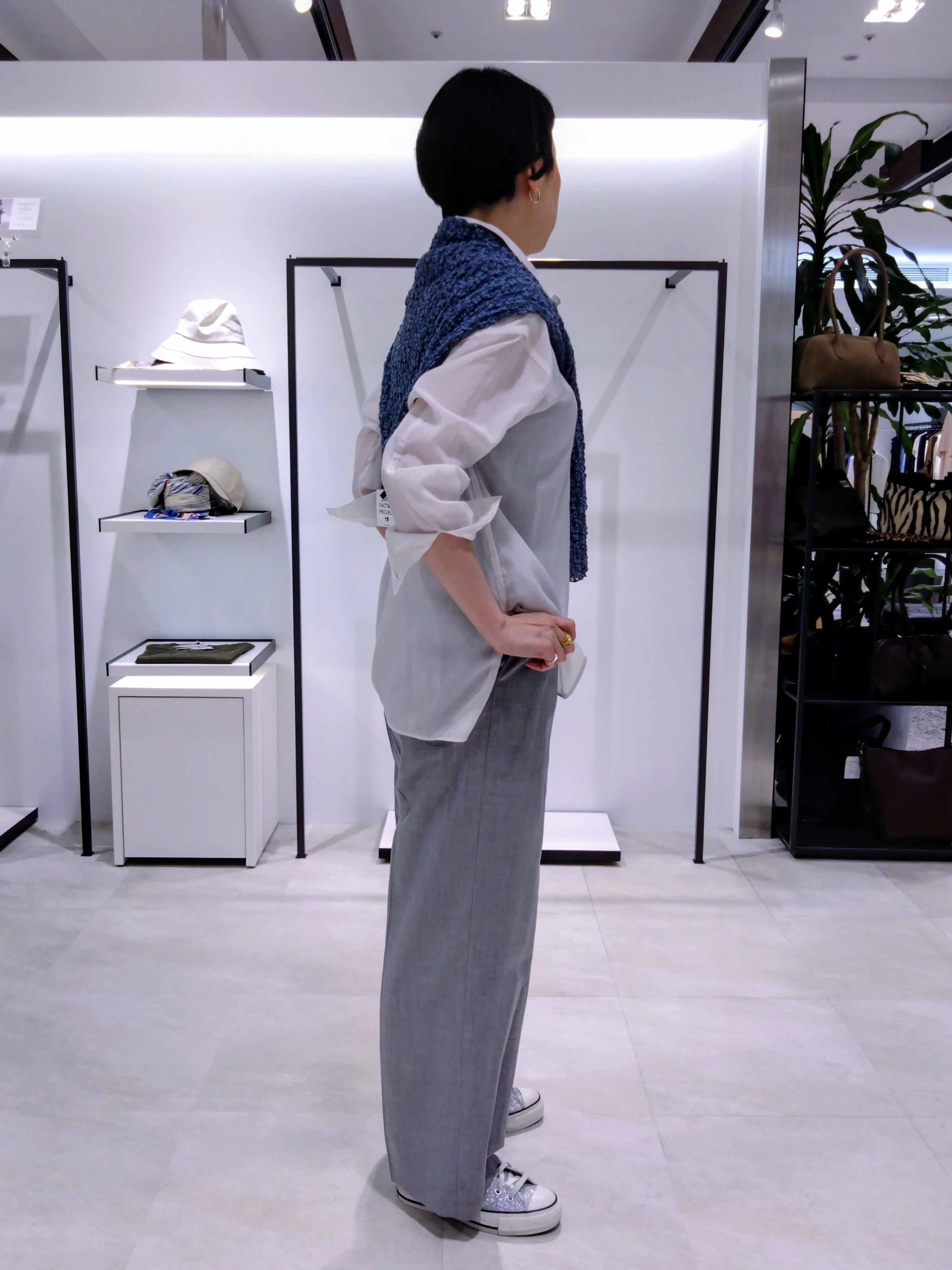 まちこさんの「UNTITLED｜【羽織りのインナーに】レースプルオーバー」を使ったコーディネート