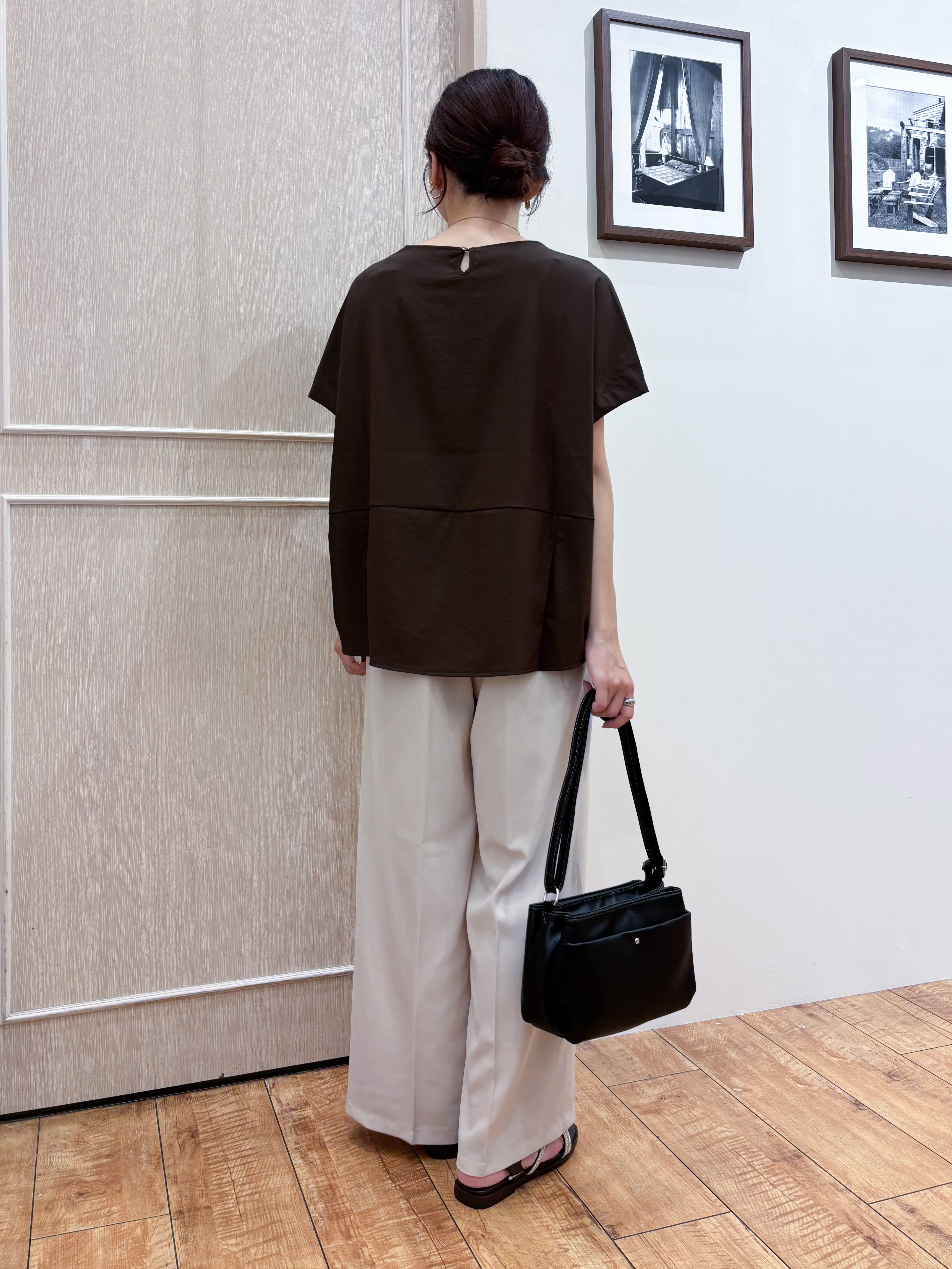 なみさんの「SHOO･LA･RUE｜【洗濯機可/セットアップ可】軽凛(かろりん) シンプル上品 切替コクーントップス」を使ったコーディネート