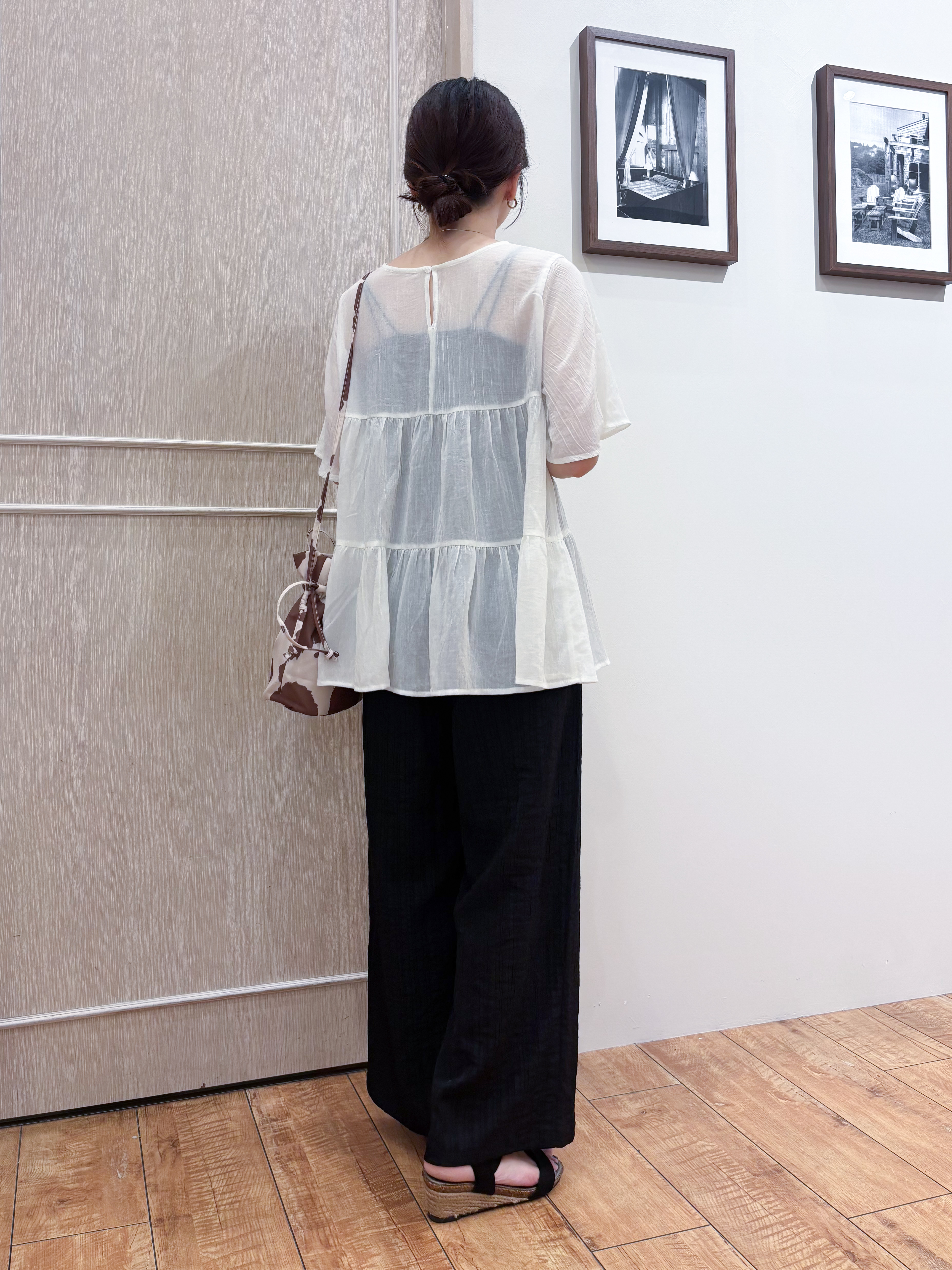 なみさんの「SHOO･LA･RUE｜【洗濯機可/S-LL】インせず着られる シアー素材が上品なティアードブラウス」を使ったコーディネート
