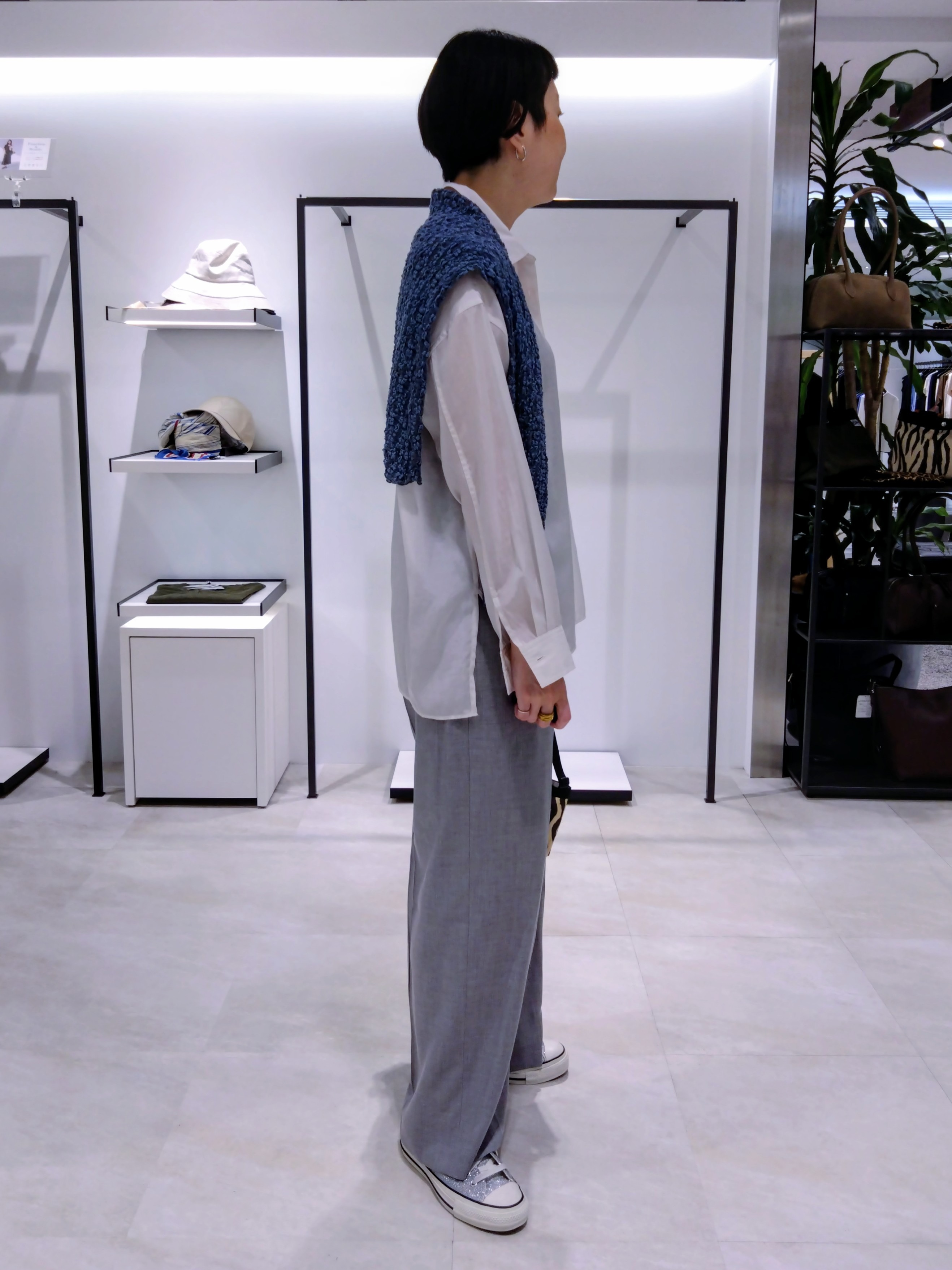 まちこさんの「UNTITLED｜【羽織りのインナーに】レースプルオーバー」を使ったコーディネート