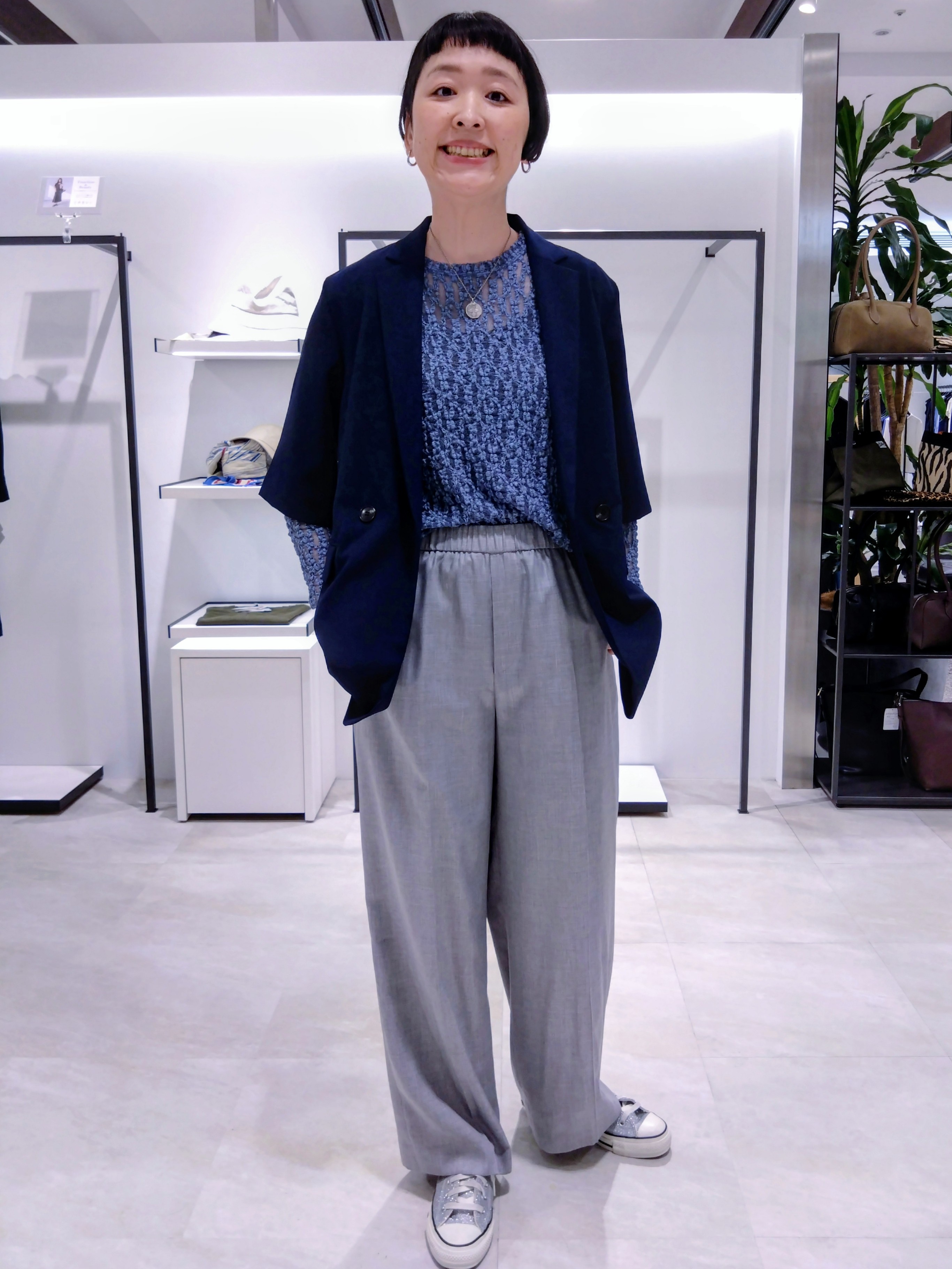 まちこさんの「UNTITLED｜【羽織りのインナーに】レースプルオーバー」を使ったコーディネート