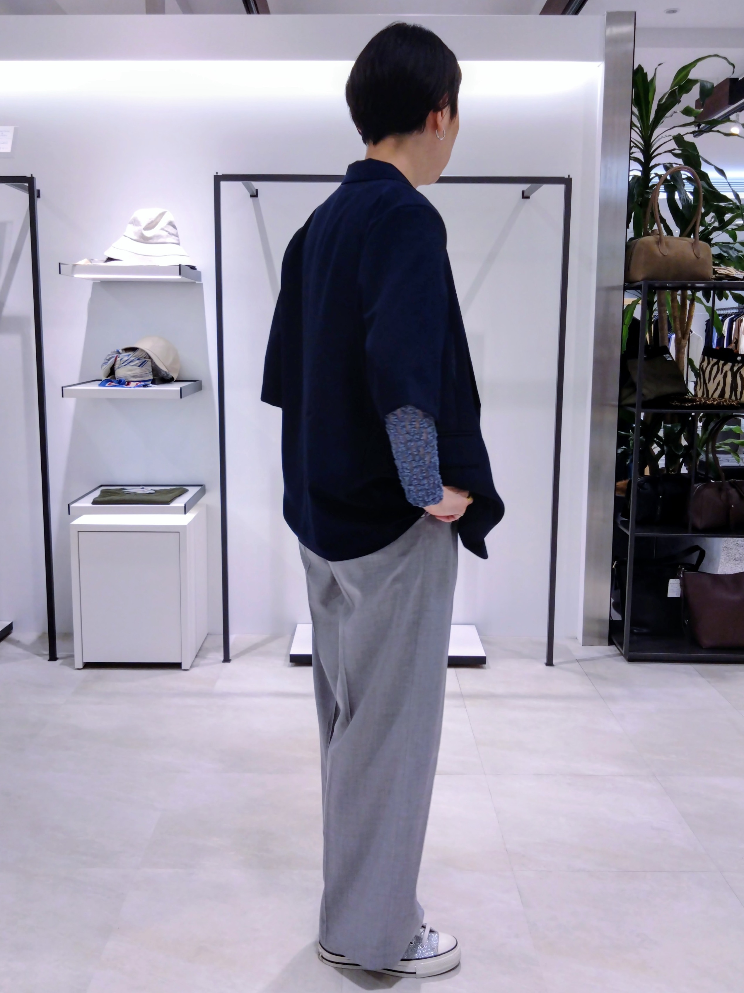 まちこさんの「UNTITLED｜【羽織りのインナーに】レースプルオーバー」を使ったコーディネート