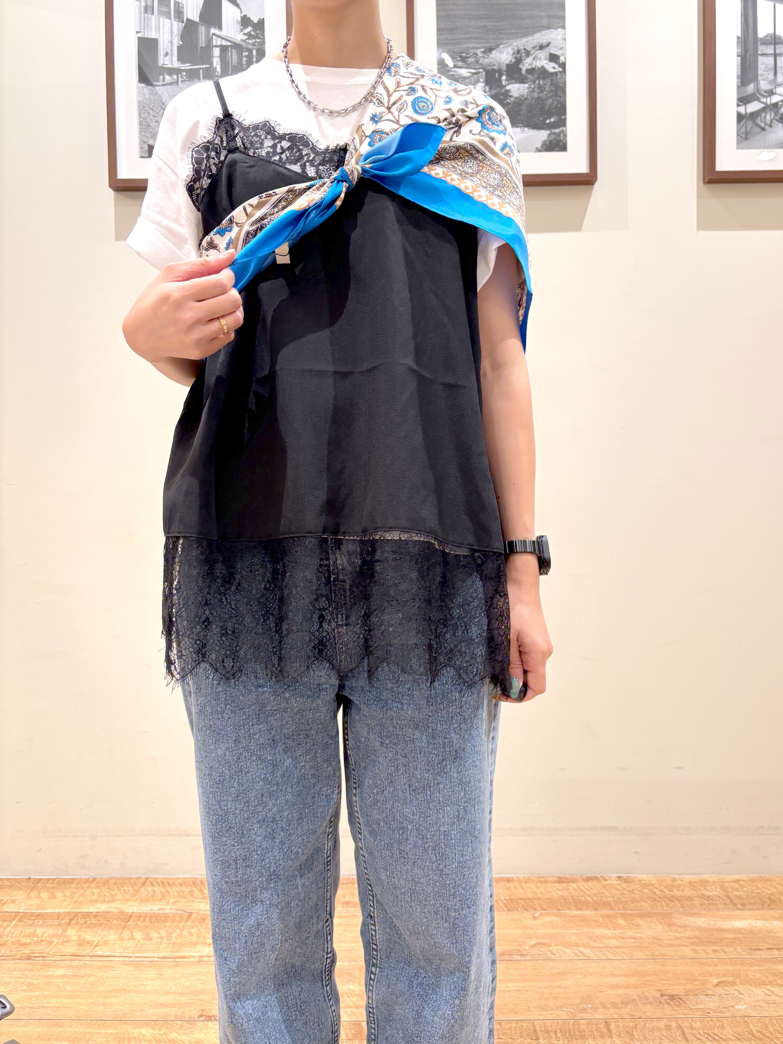Ayumiさんの「SHOO･LA･RUE｜【S-LL/洗濯機可】大人っぽく着られる ジェルロゴプリントTシャツ」を使ったコーディネート