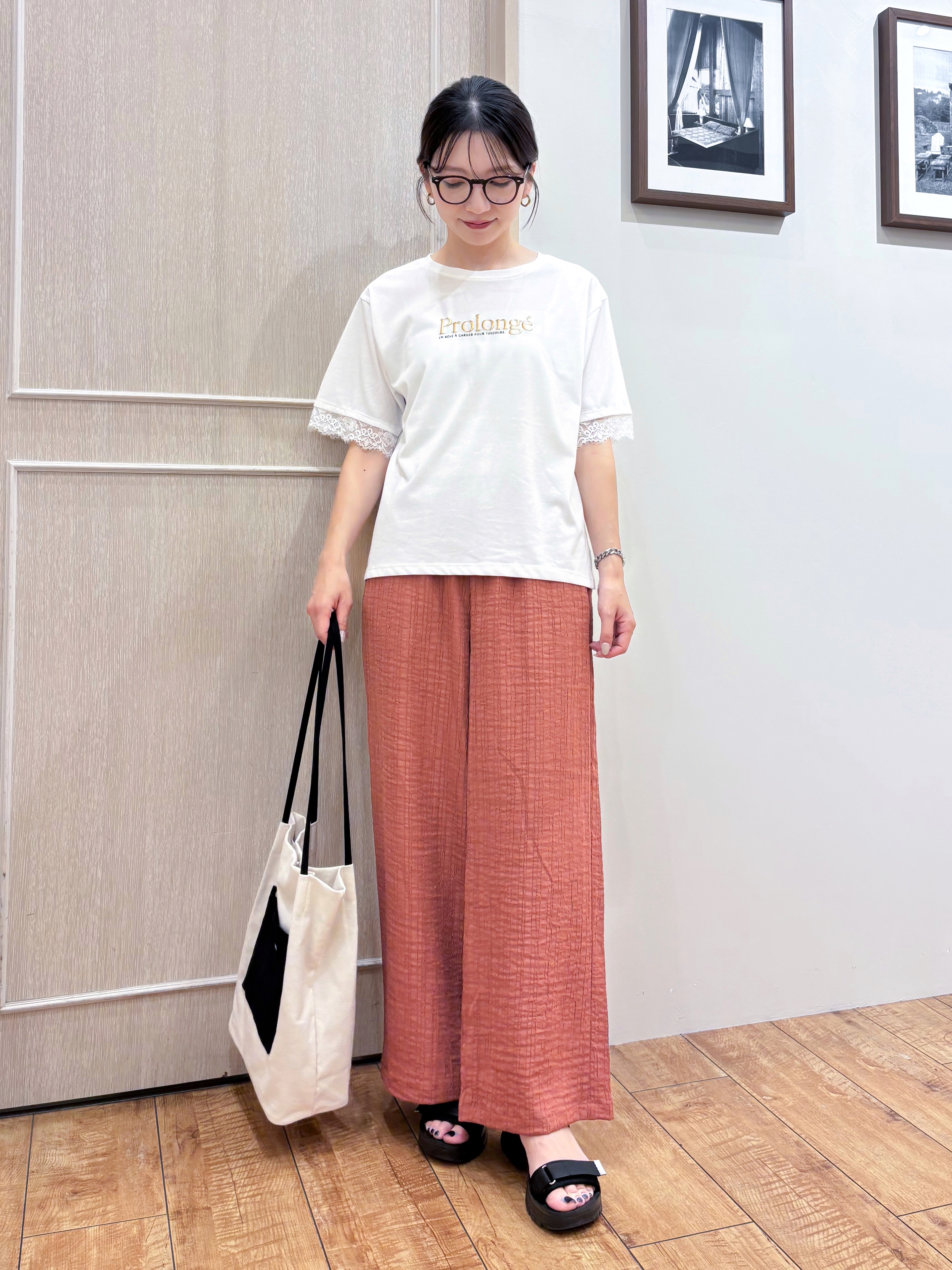 なみさんの「SHOO･LA･RUE｜【UV/S-LL/洗濯機可】柄アソート お袖レースが旬顔 上品に決まる大人Tシャツ」を使ったコーディネート