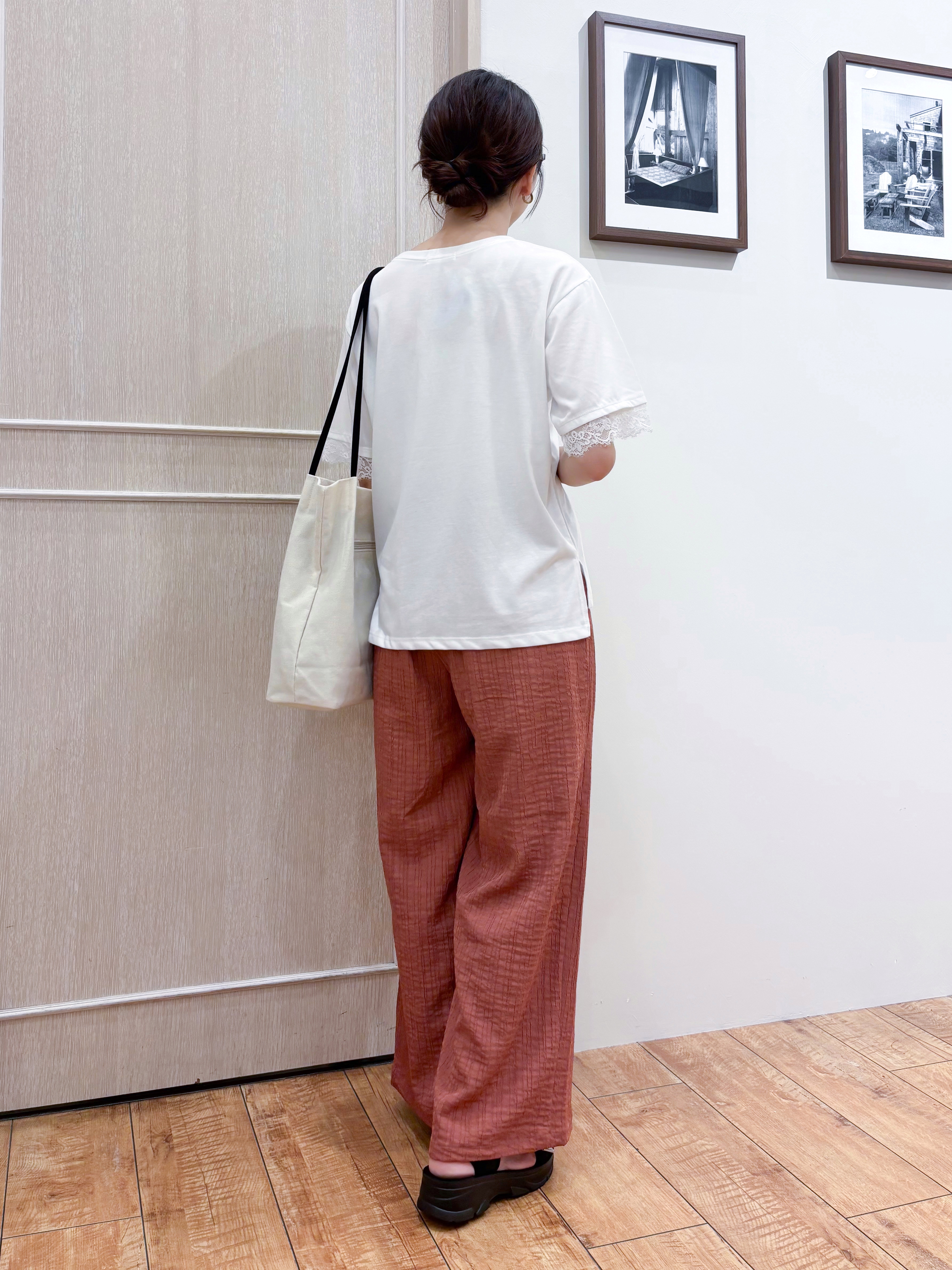 なみさんの「SHOO･LA･RUE｜【UV/S-LL/洗濯機可】柄アソート お袖レースが旬顔 上品に決まる大人Tシャツ」を使ったコーディネート