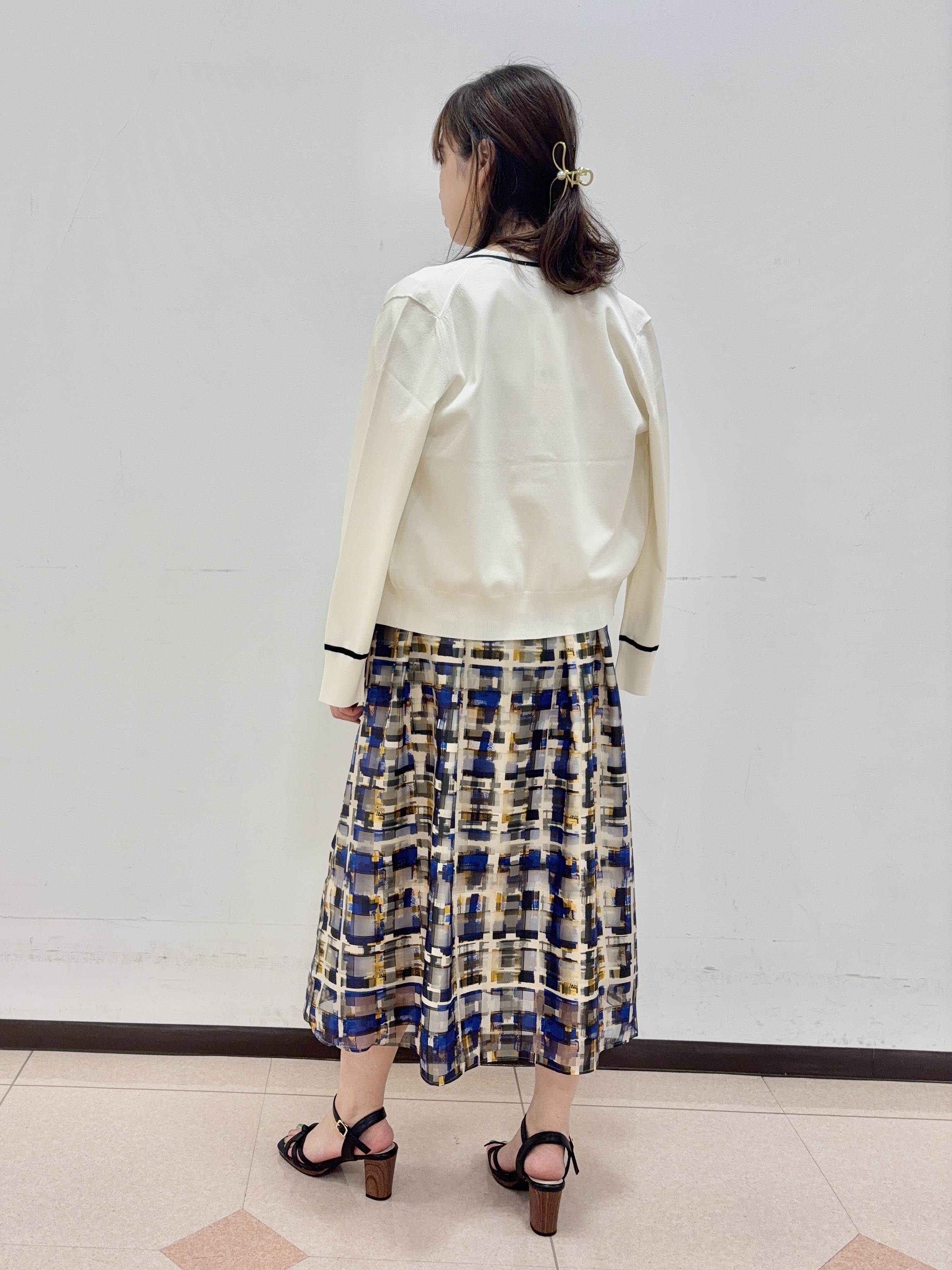 りおさんの「UNTITLED｜【アンサンブル可/きれいめ/通勤】コンパクト5分袖ニット」を使ったコーディネート