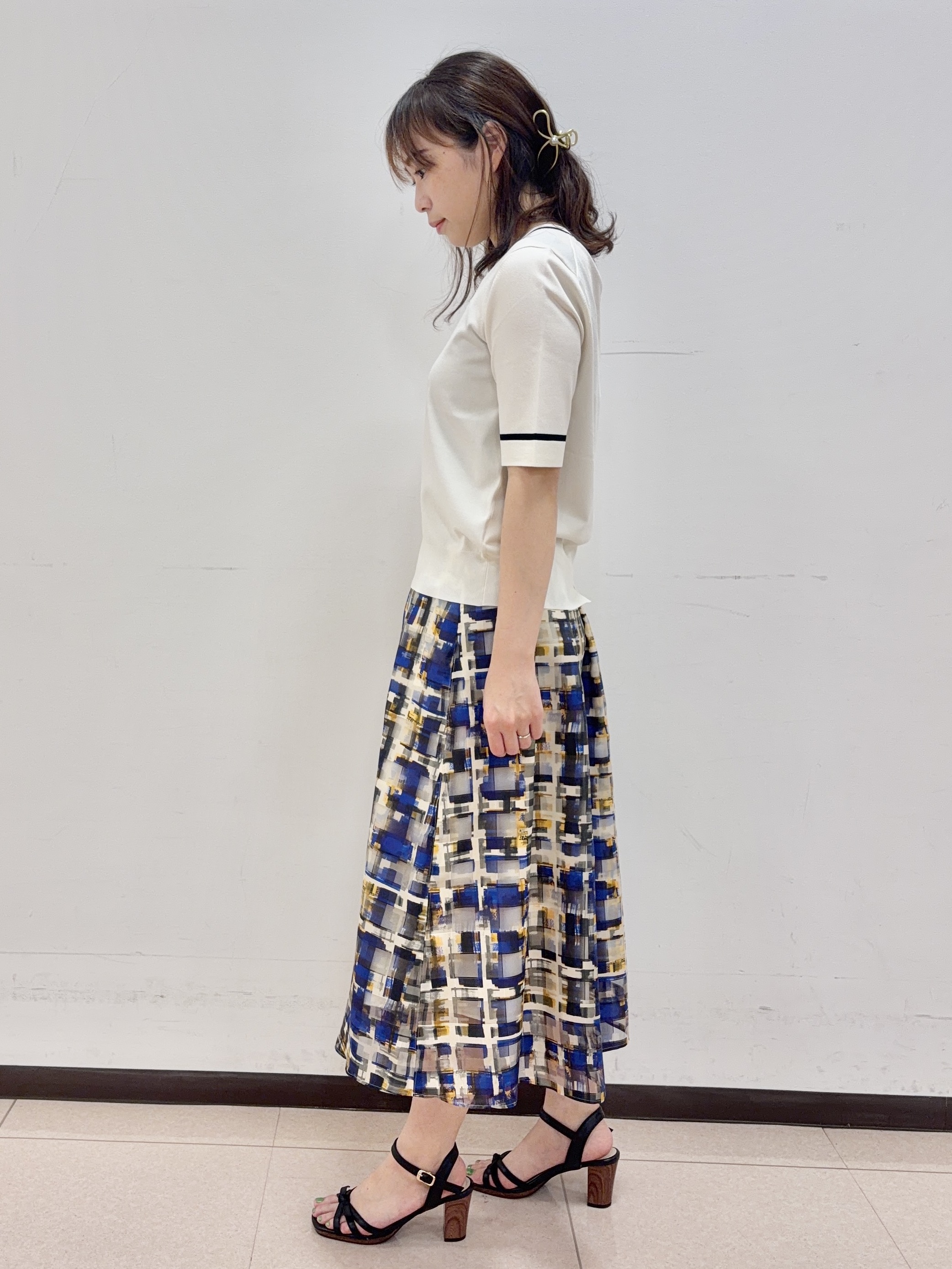 りおさんの「UNTITLED｜【アンサンブル可/きれいめ/通勤】コンパクト5分袖ニット」を使ったコーディネート