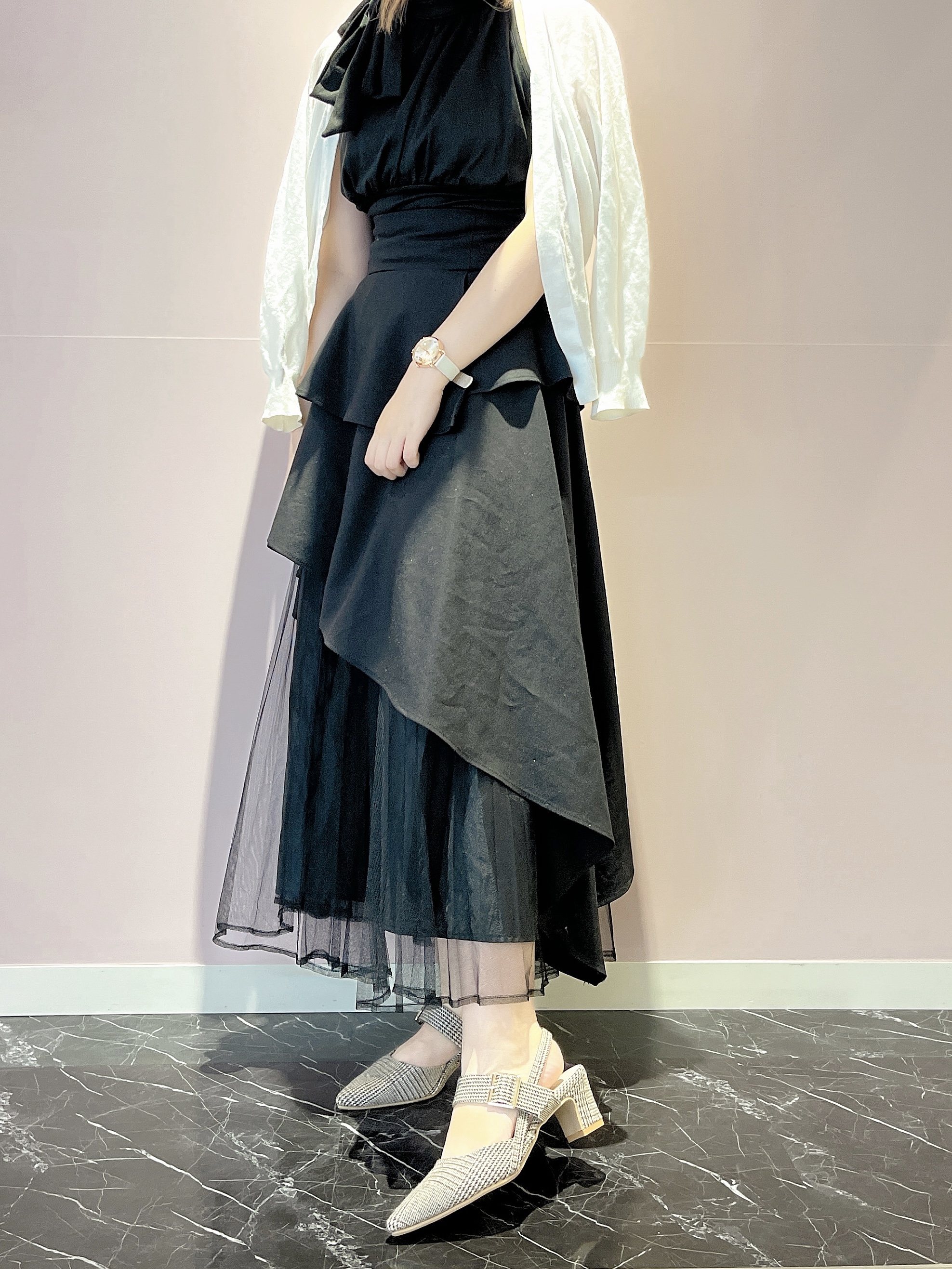 このかさんの「ESPERANZA｜【Fur Collection】ファー付き2WAYスリングバックミュールパンプス」を使ったコーディネート