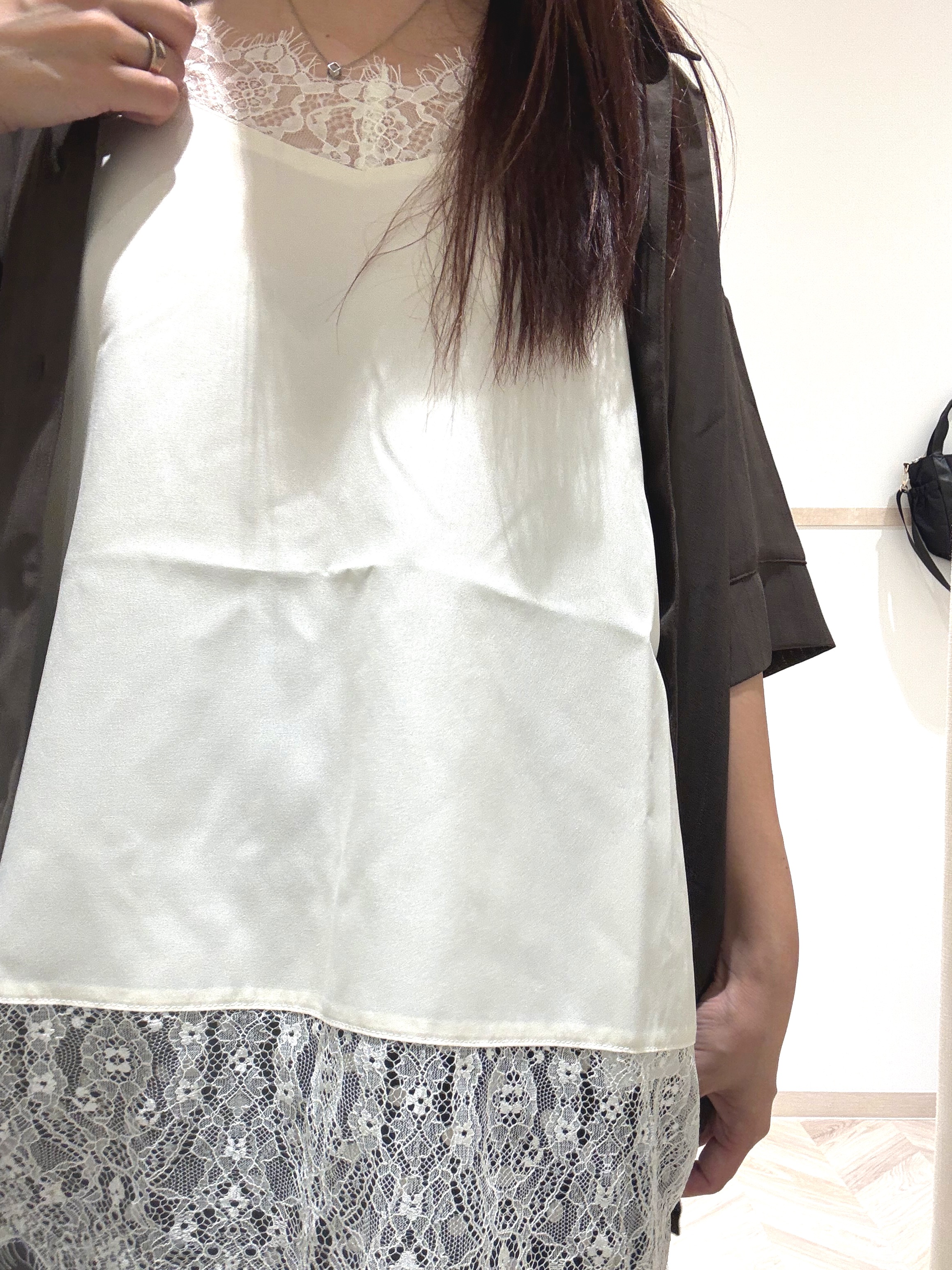 nanaさんの「SHOO･LA･RUE｜【通気性〇/UV/S-LL】洗濯後しわになりにくい とろみストライプシャツ」を使ったコーディネート