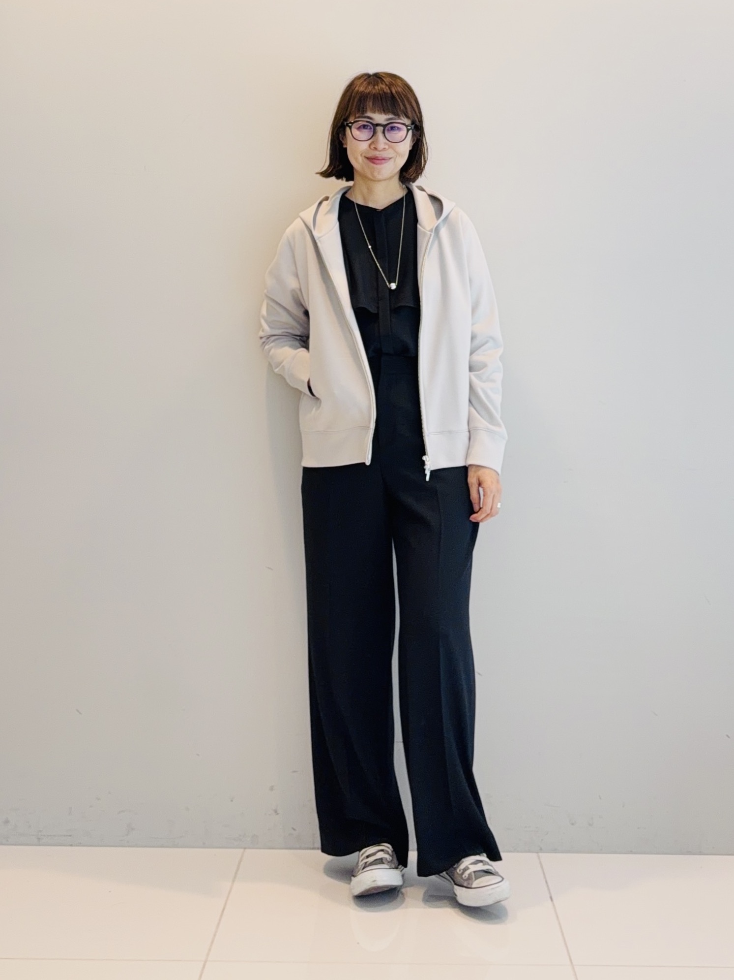 murayamaさんの「INDIVI｜【羽織りにも！/UVケア/着る日傘】ケープ風ブラウス」を使ったコーディネート