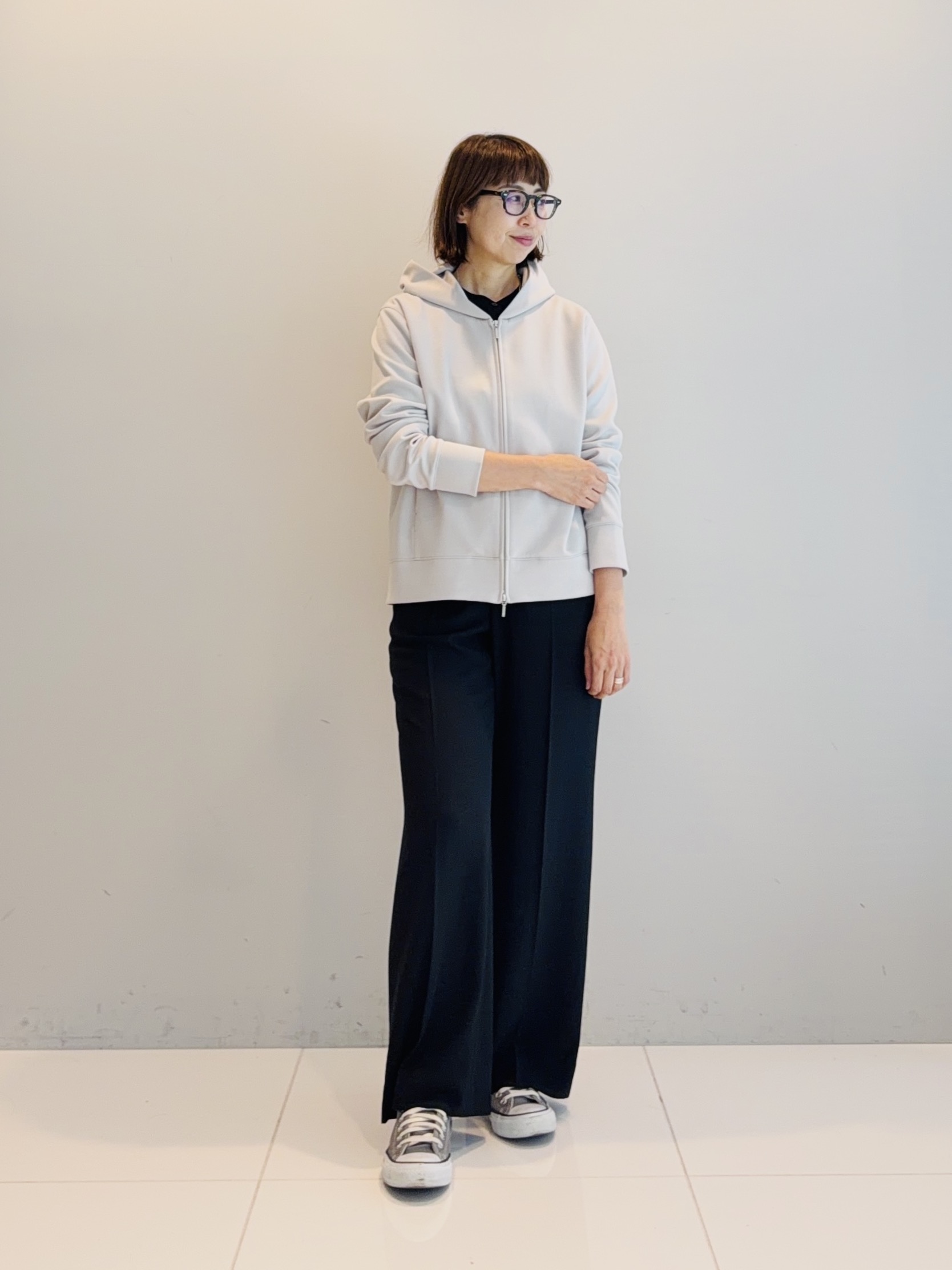 murayamaさんの「INDIVI｜【羽織りにも！/UVケア/着る日傘】ケープ風ブラウス」を使ったコーディネート